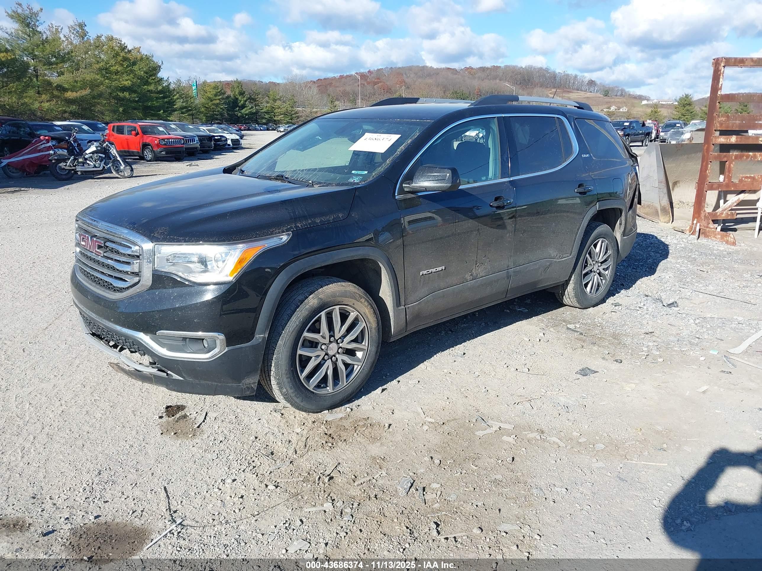 GMC ACADIA image 2