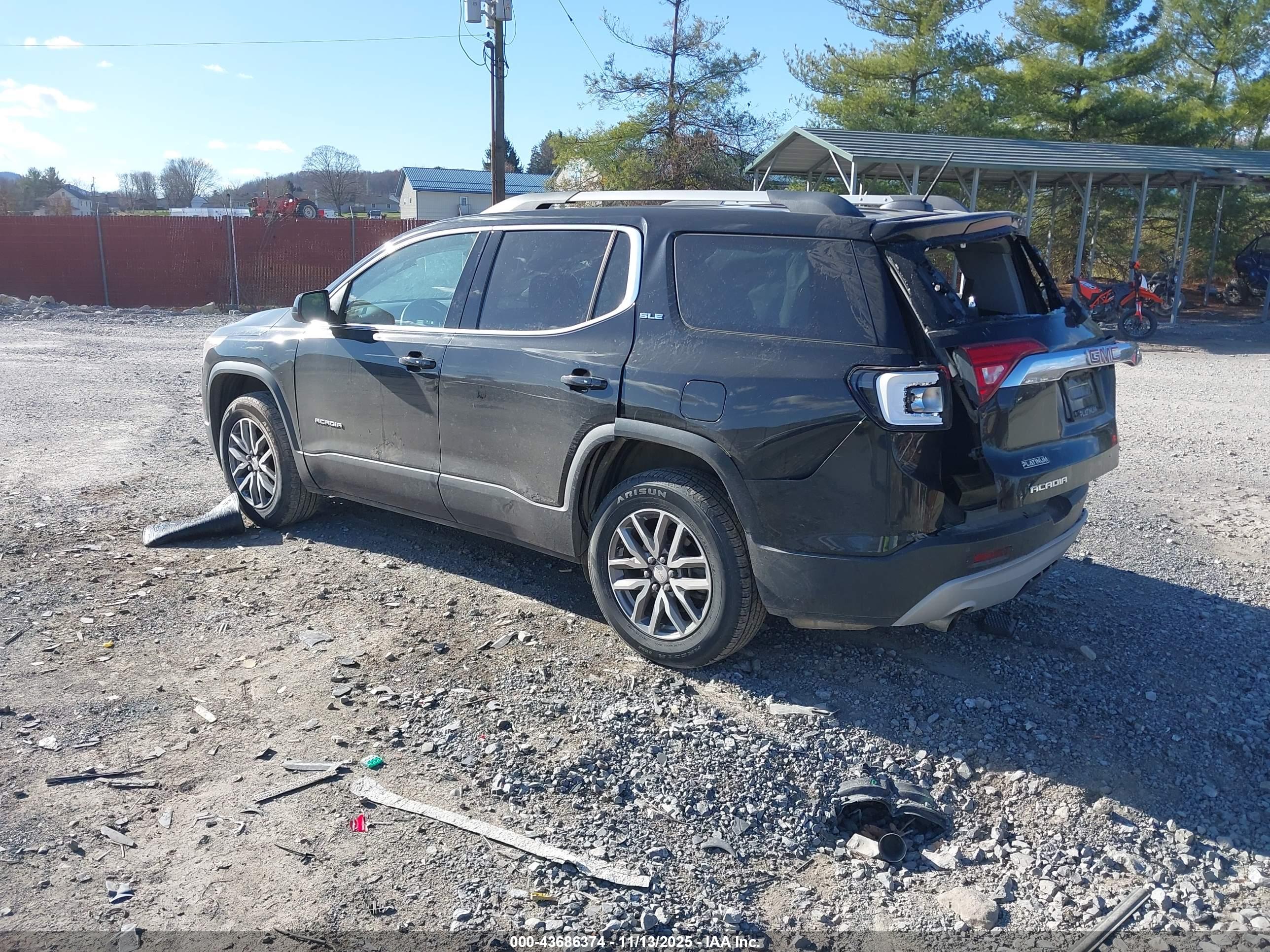 GMC ACADIA image 3