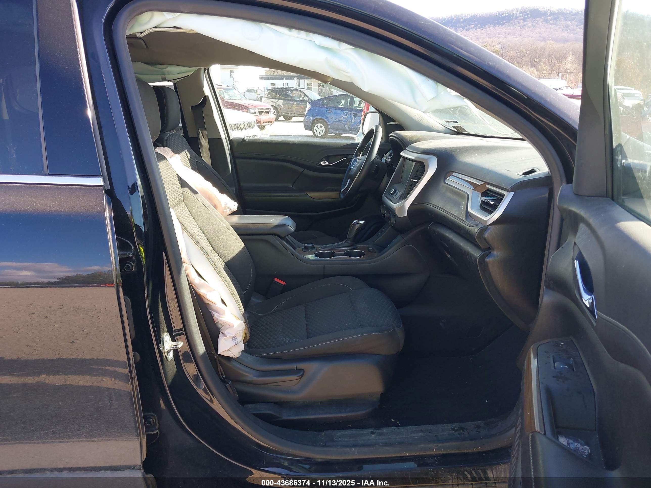 GMC ACADIA image 5