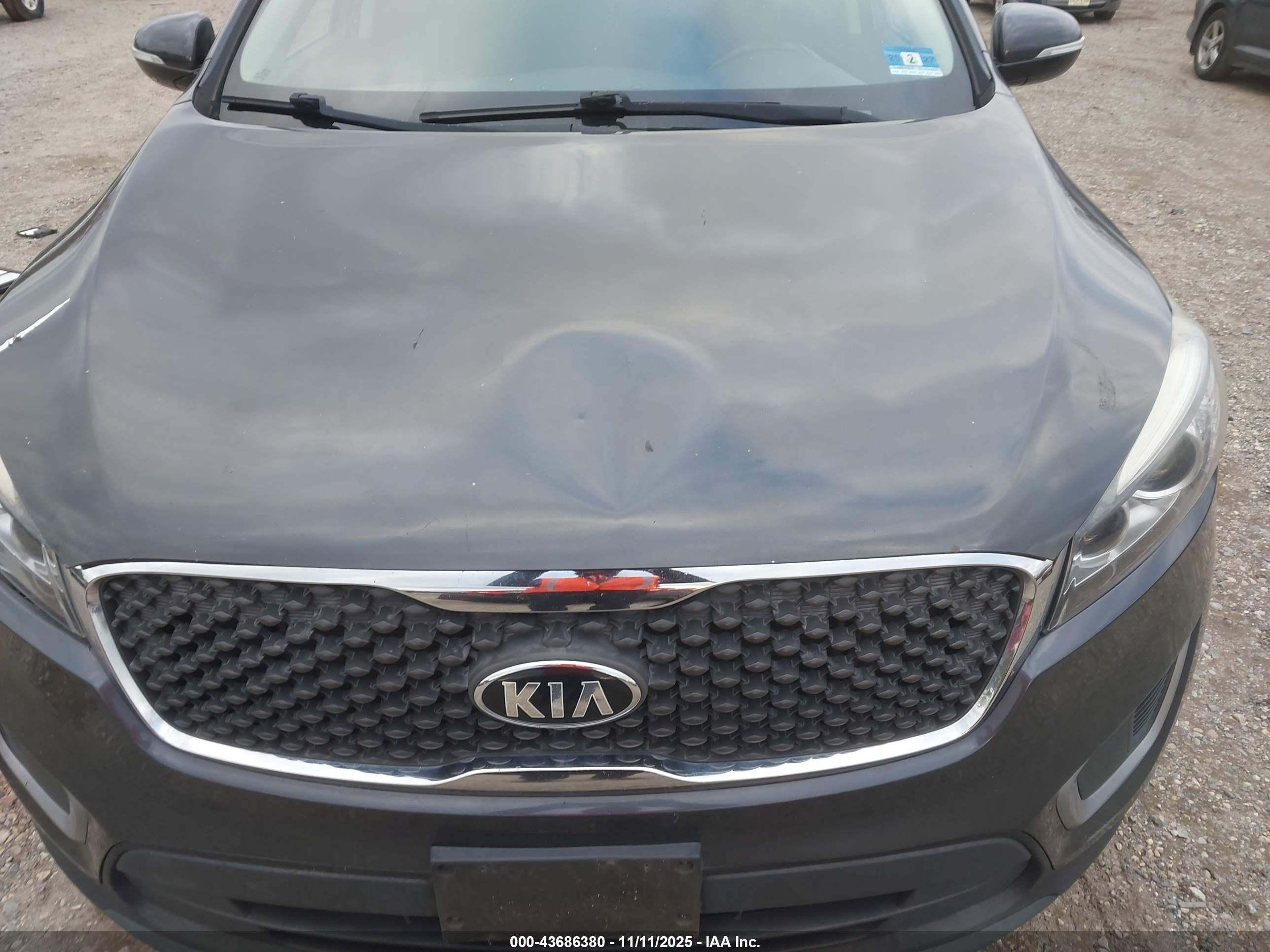 KIA SORENTO image 6