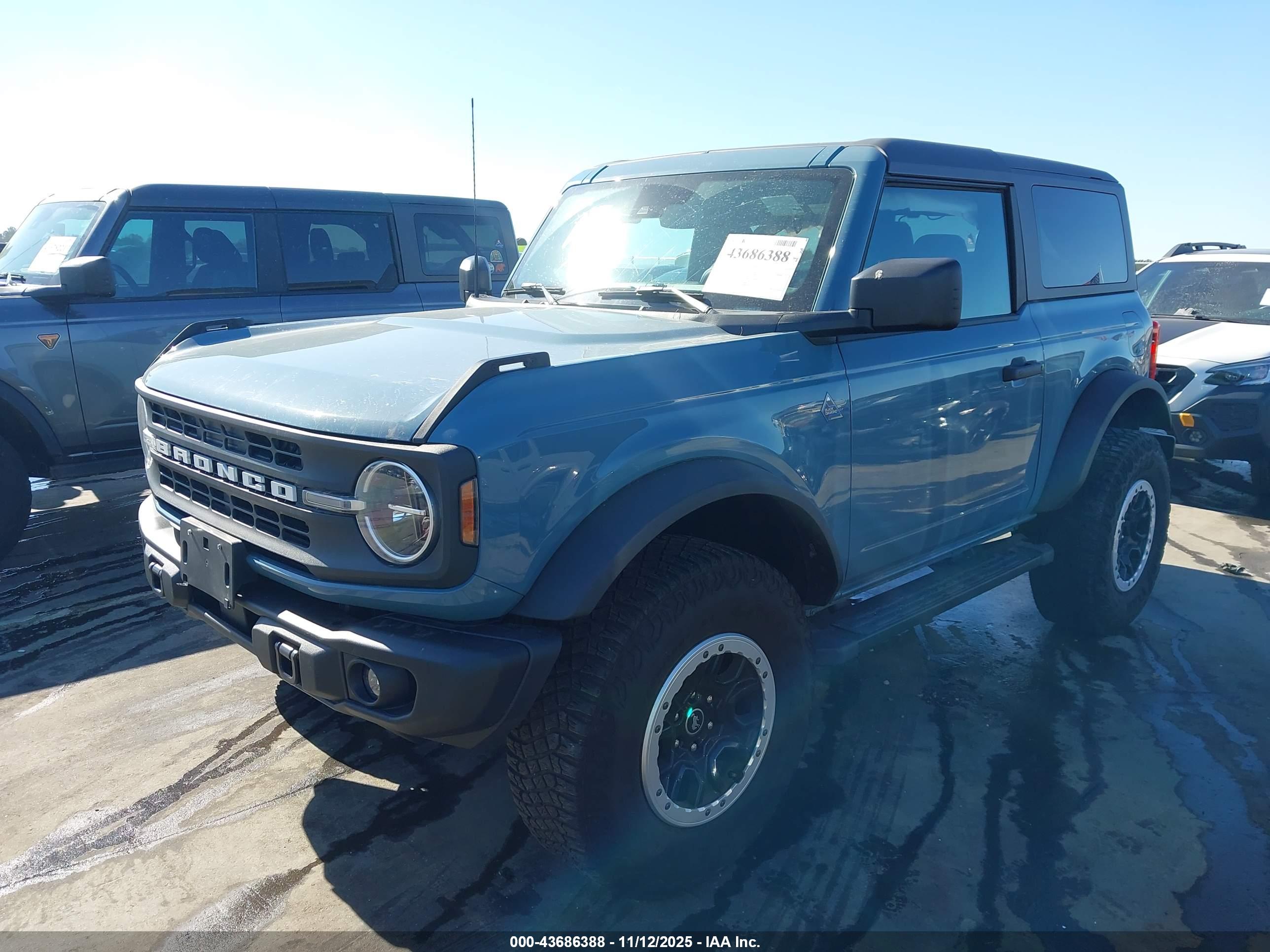 FORD BRONCO image 2