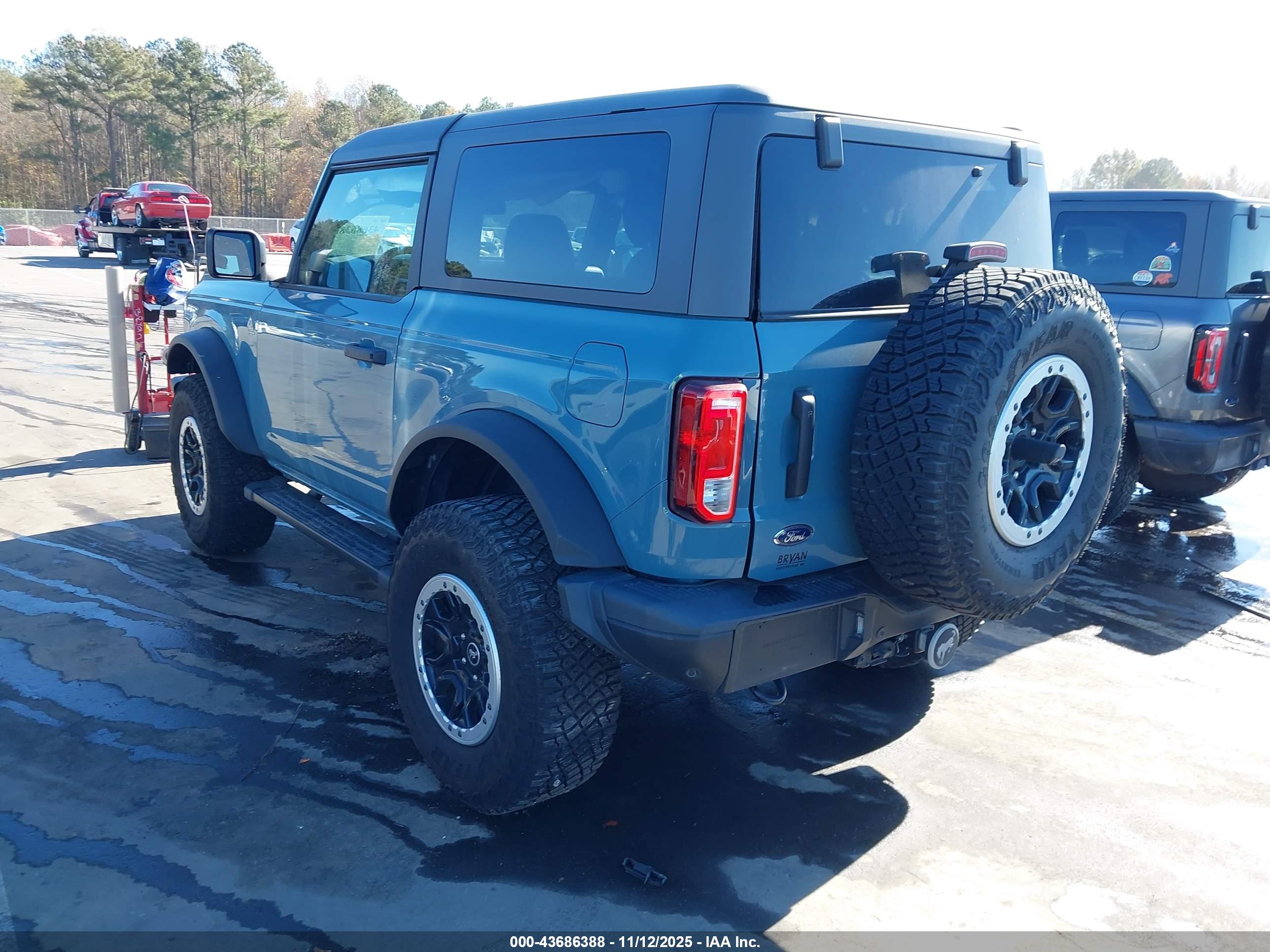 FORD BRONCO image 3