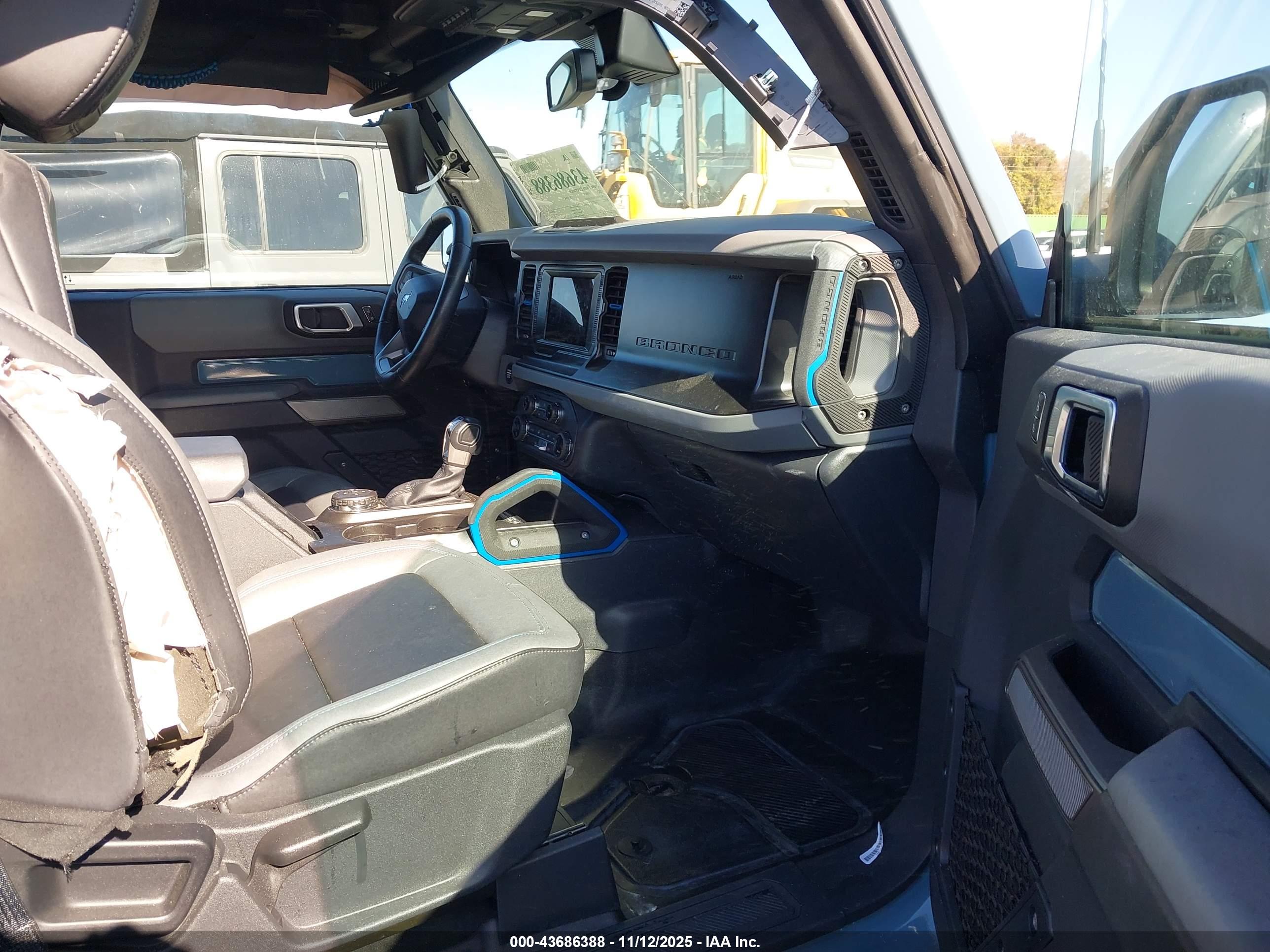 FORD BRONCO image 5