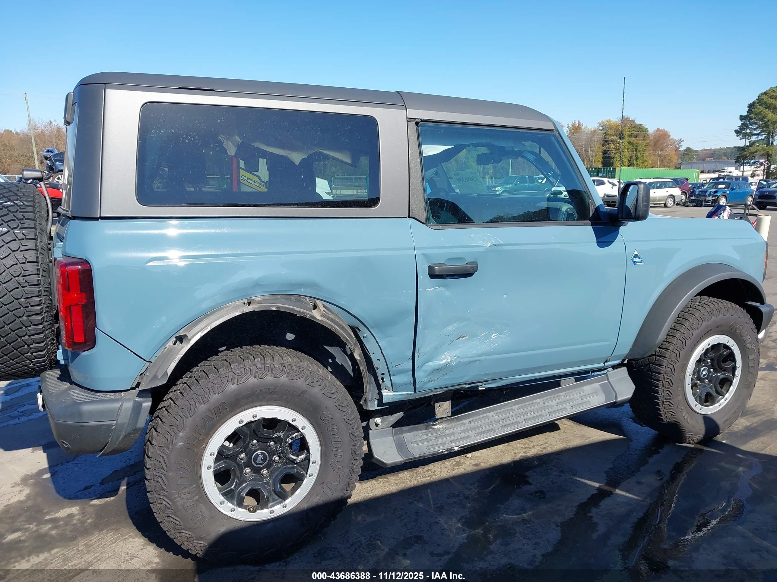 FORD BRONCO image 6