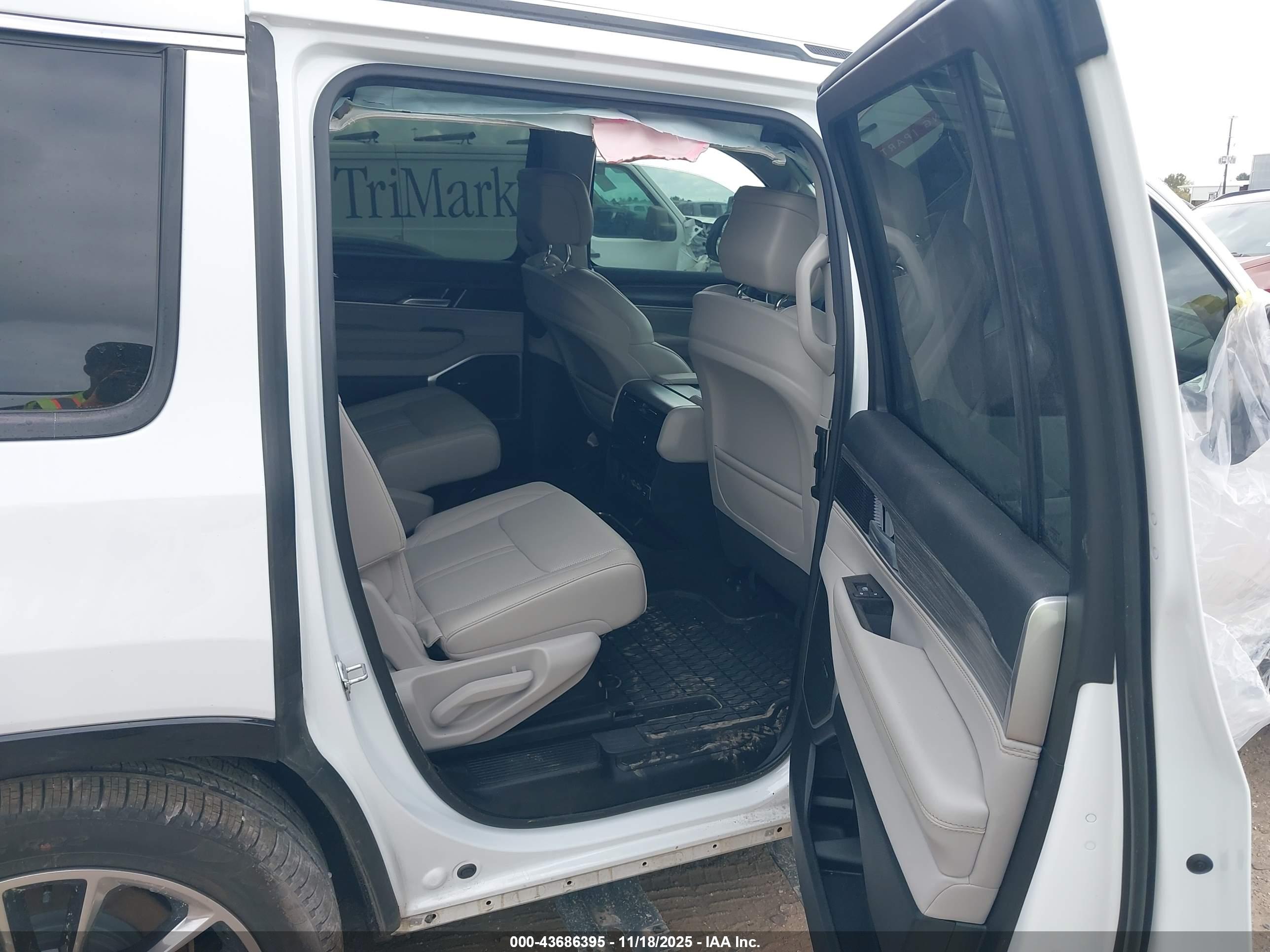 JEEP WAGONEER image 8