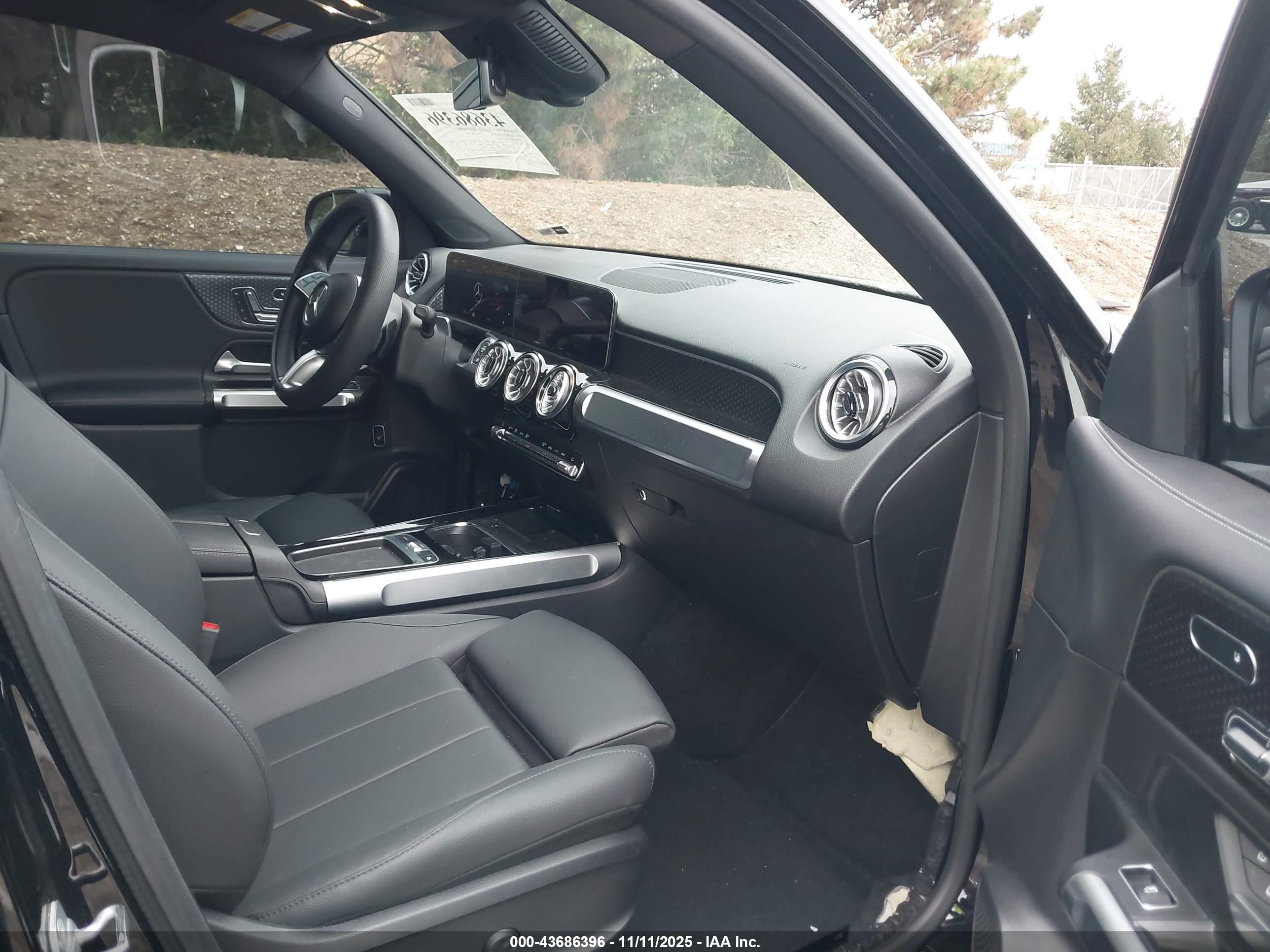 MERCEDES-BENZ GLB image 5