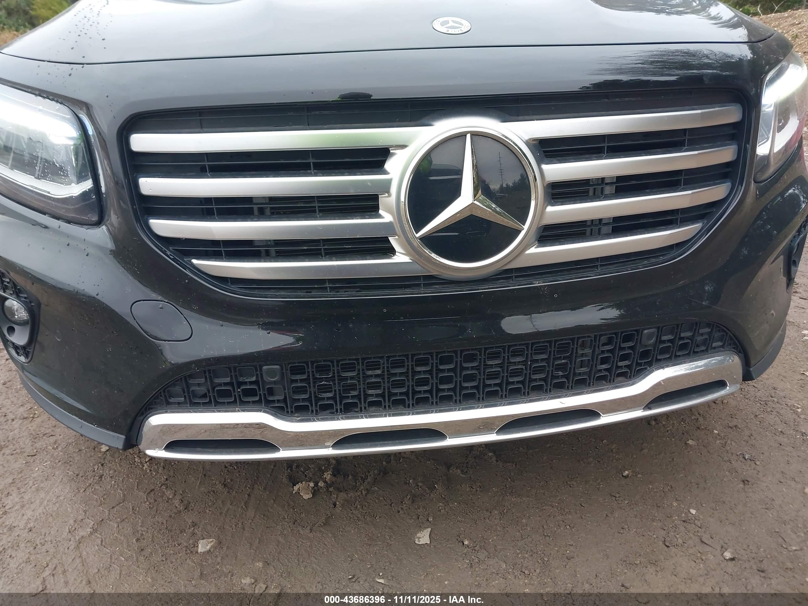 MERCEDES-BENZ GLB image 6