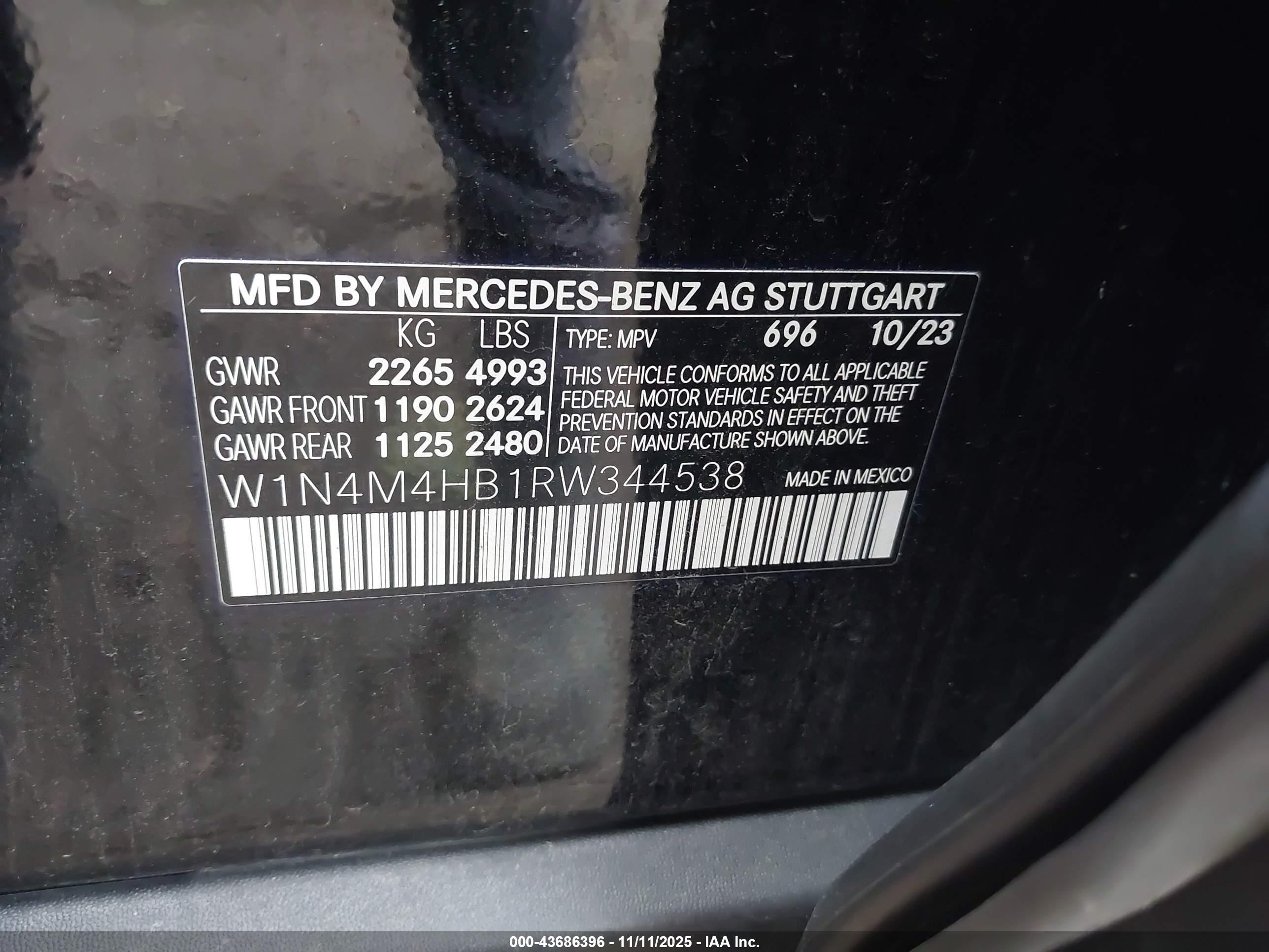 MERCEDES-BENZ GLB image 9