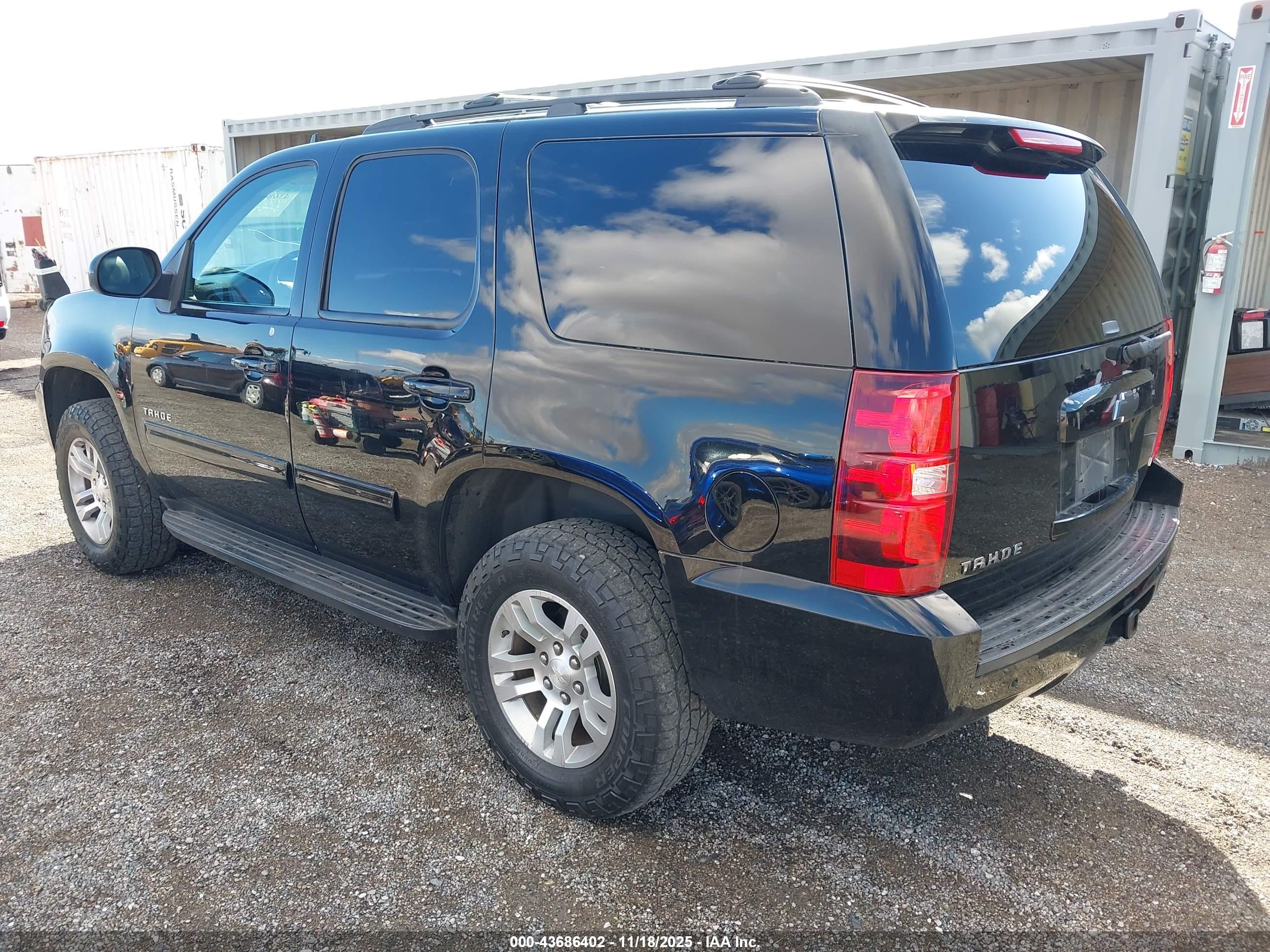 CHEVROLET TAHOE image 3