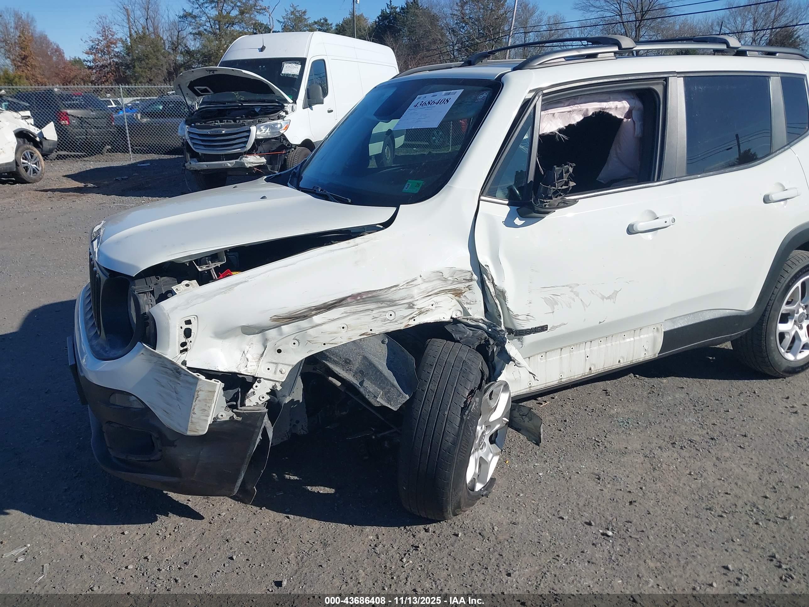 JEEP RENEGADE image 6