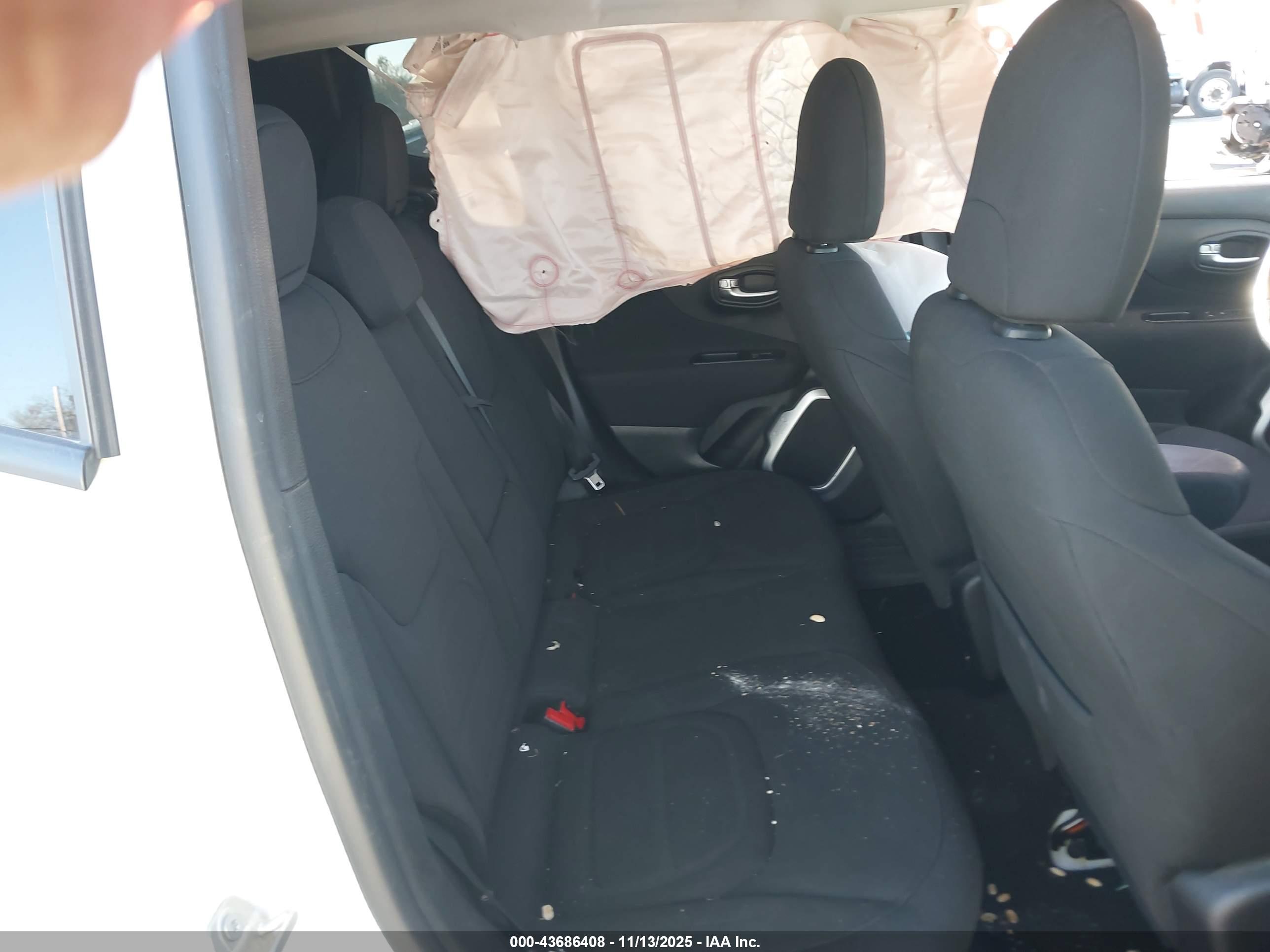 JEEP RENEGADE image 8