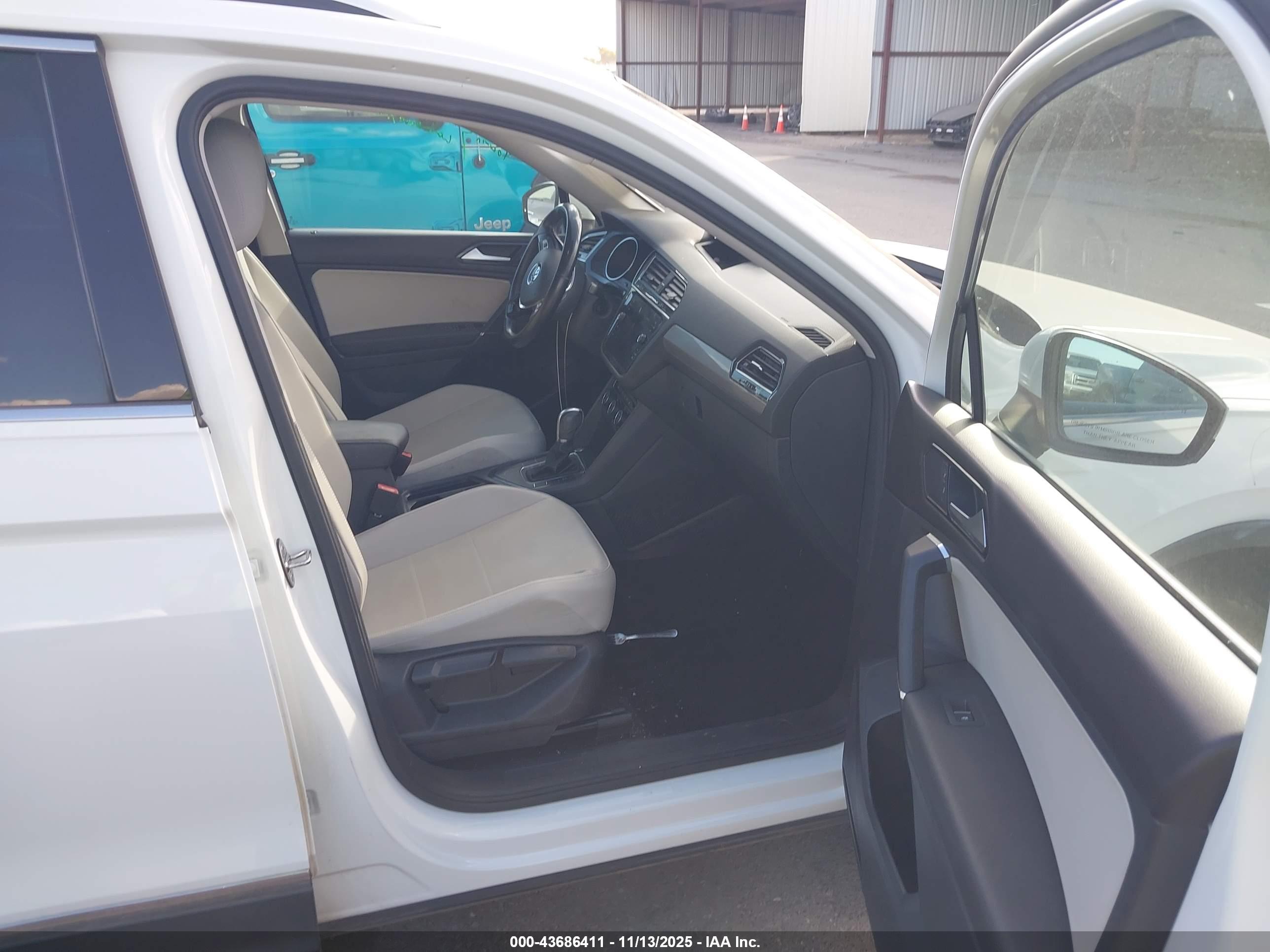 VOLKSWAGEN TIGUAN image 5
