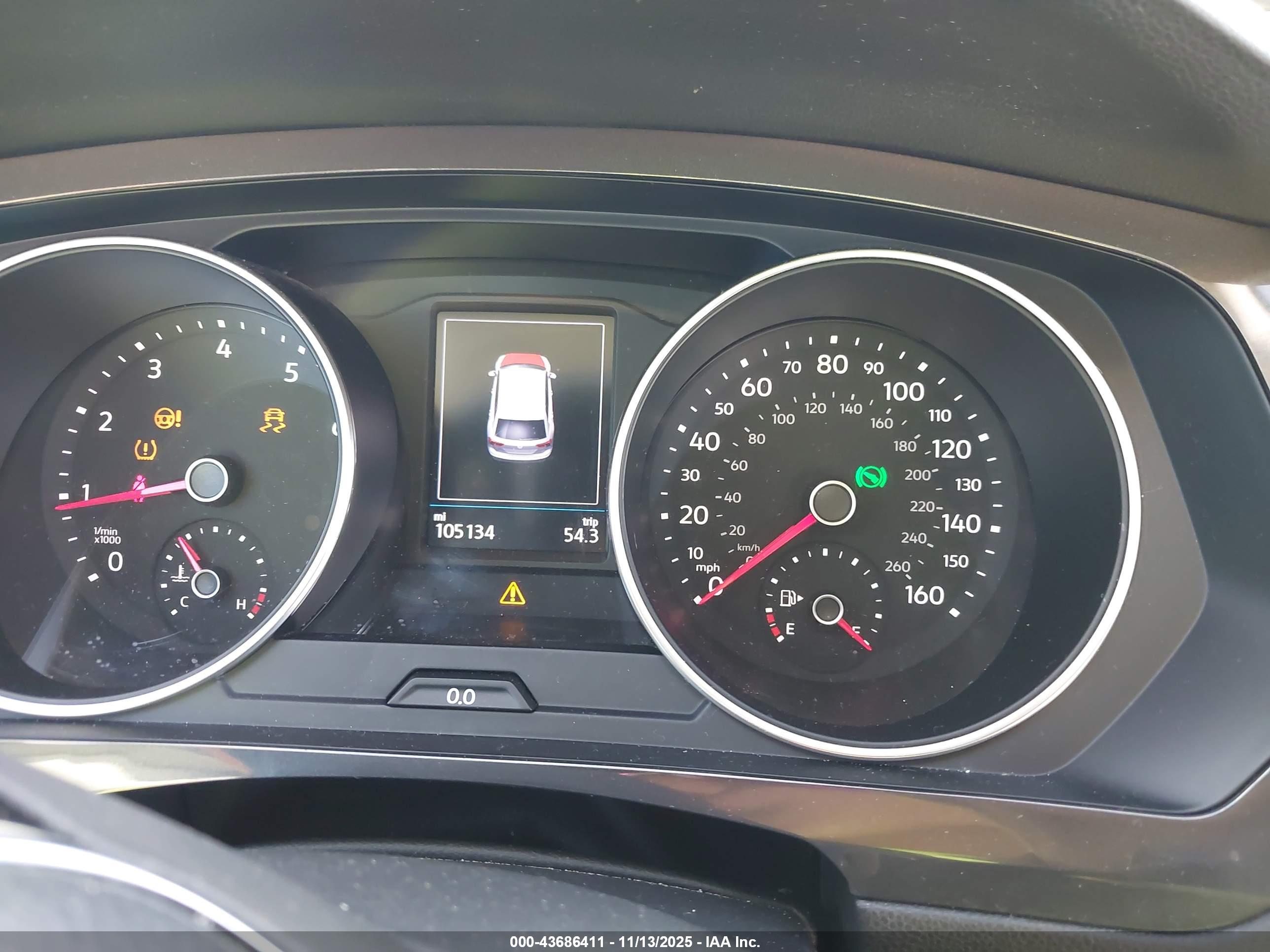 VOLKSWAGEN TIGUAN image 7
