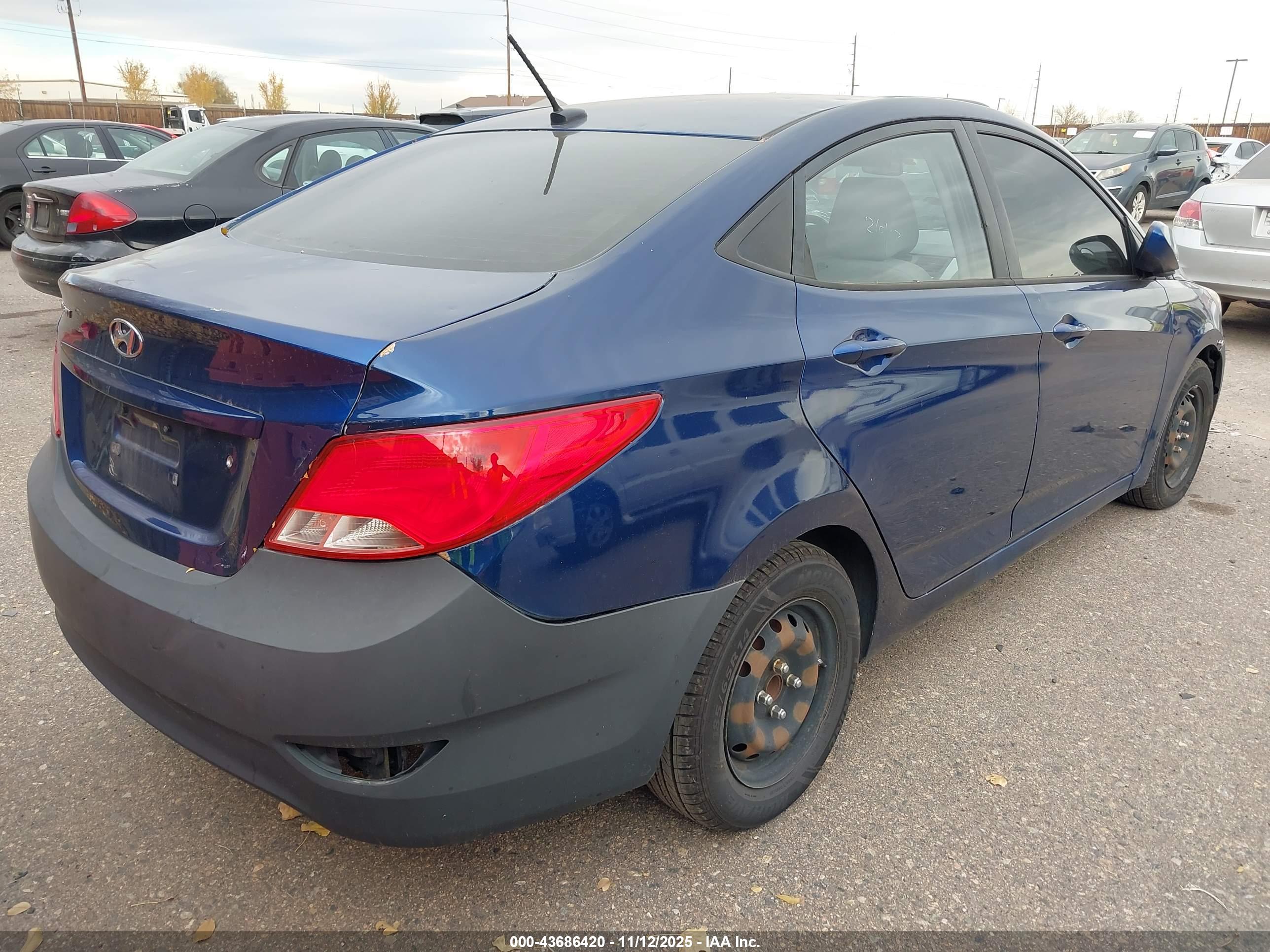 HYUNDAI ACCENT image 4