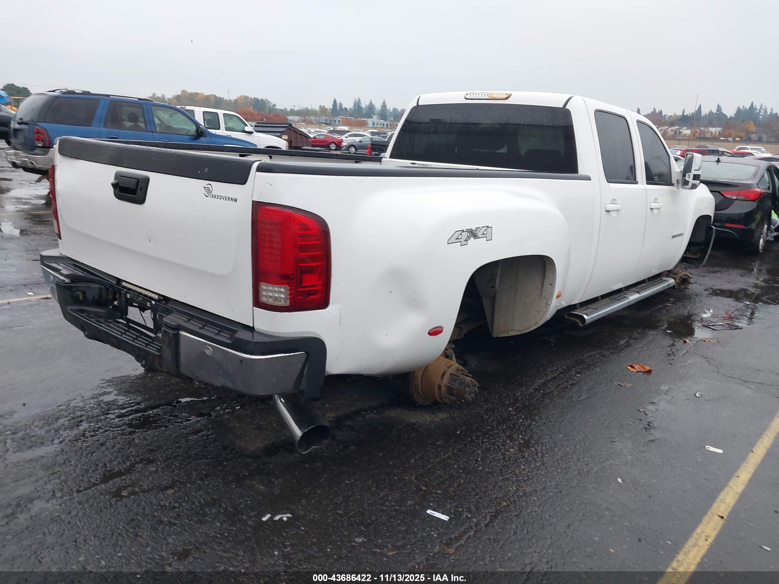 CHEVROLET SILVERADO image 4