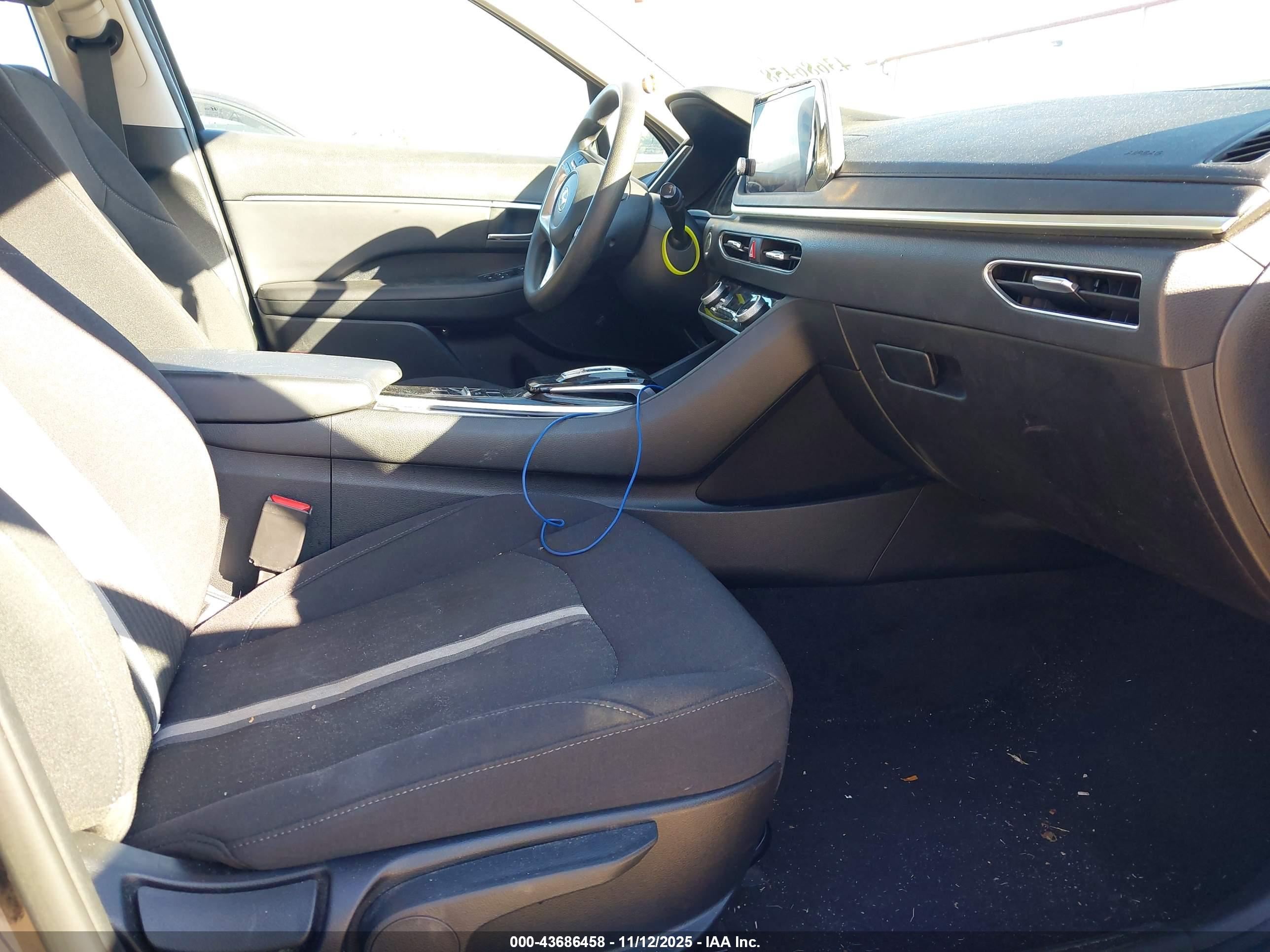 HYUNDAI SONATA image 5