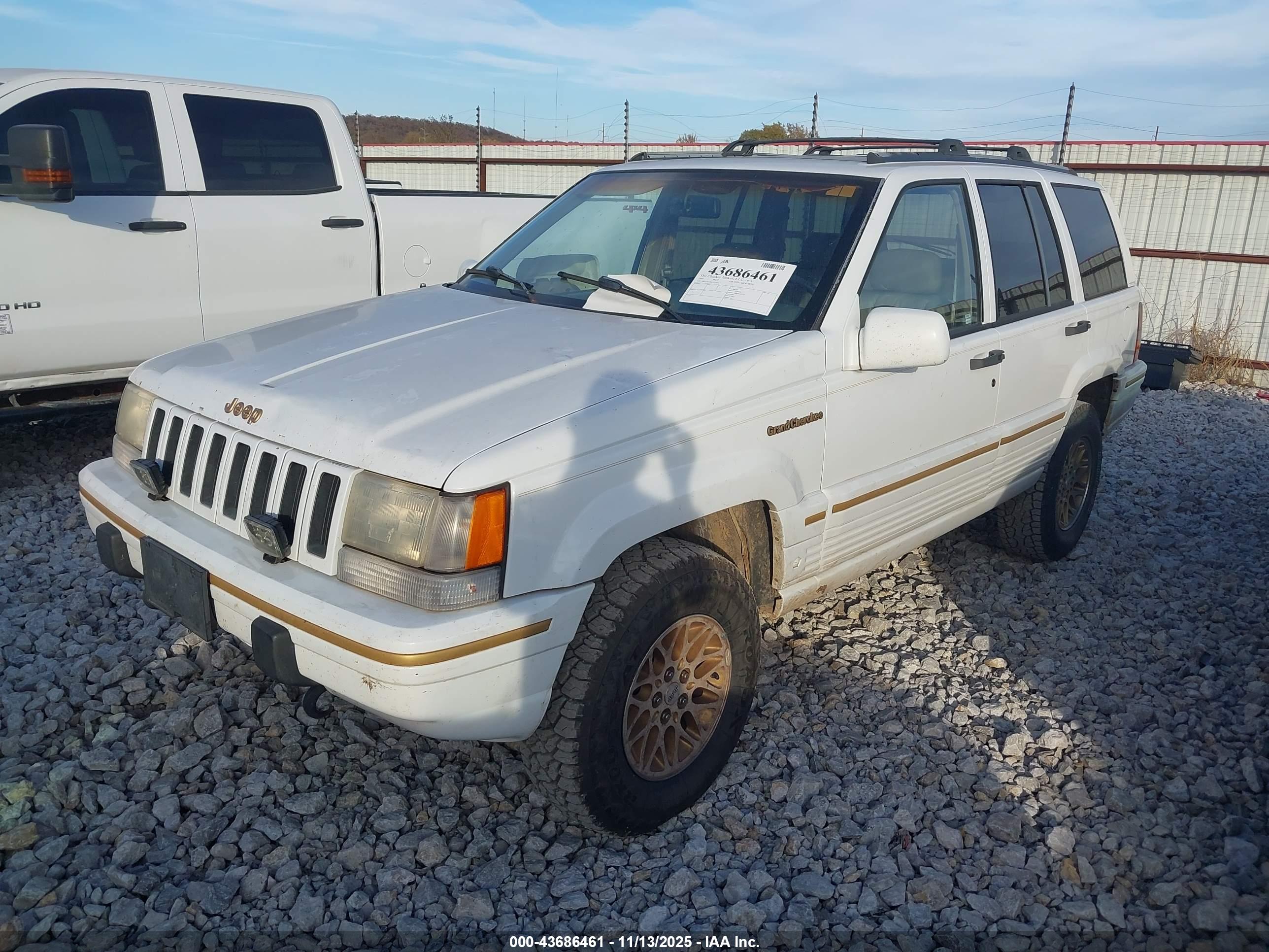 JEEP GRAND image 2