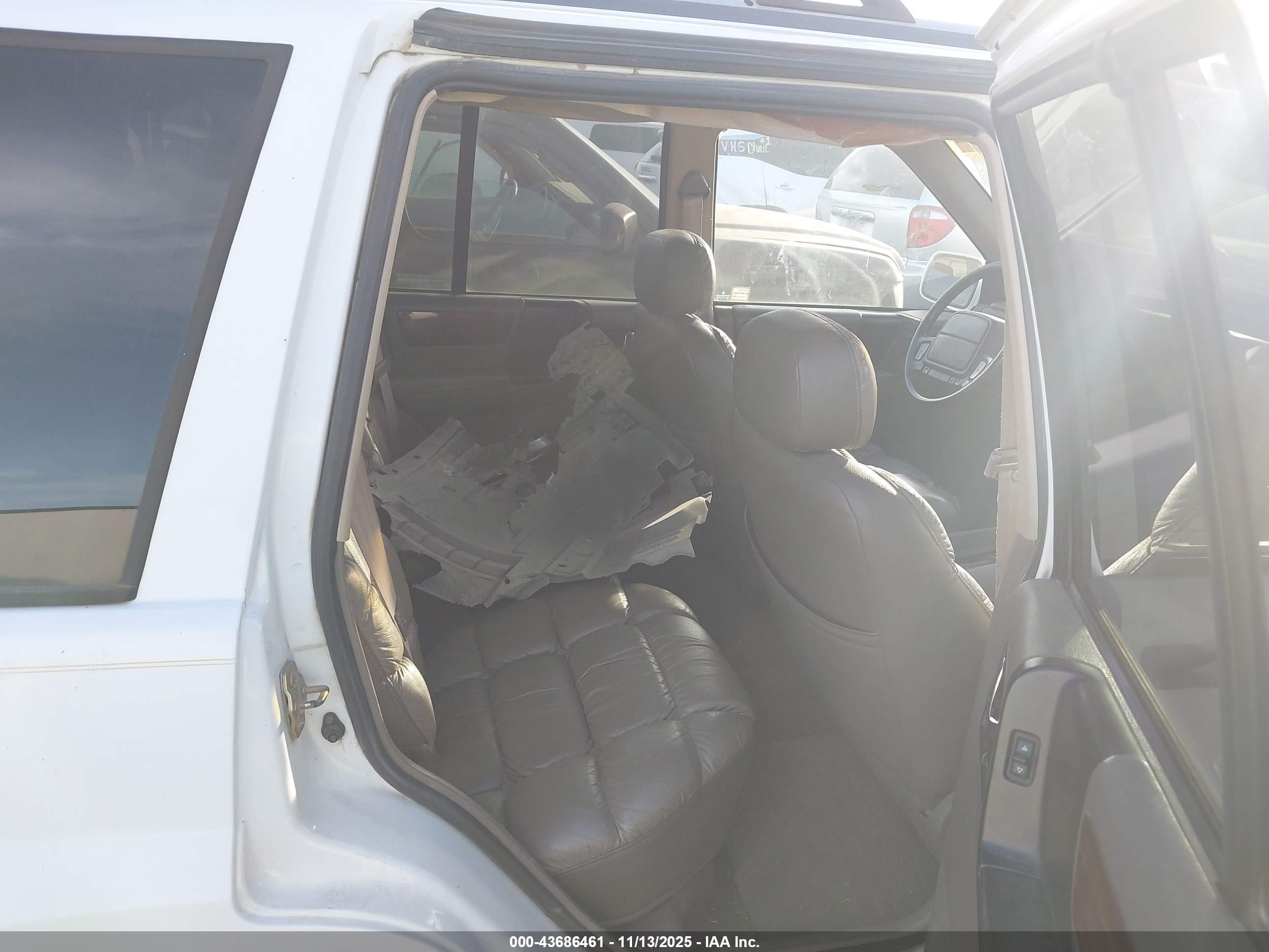JEEP GRAND image 8