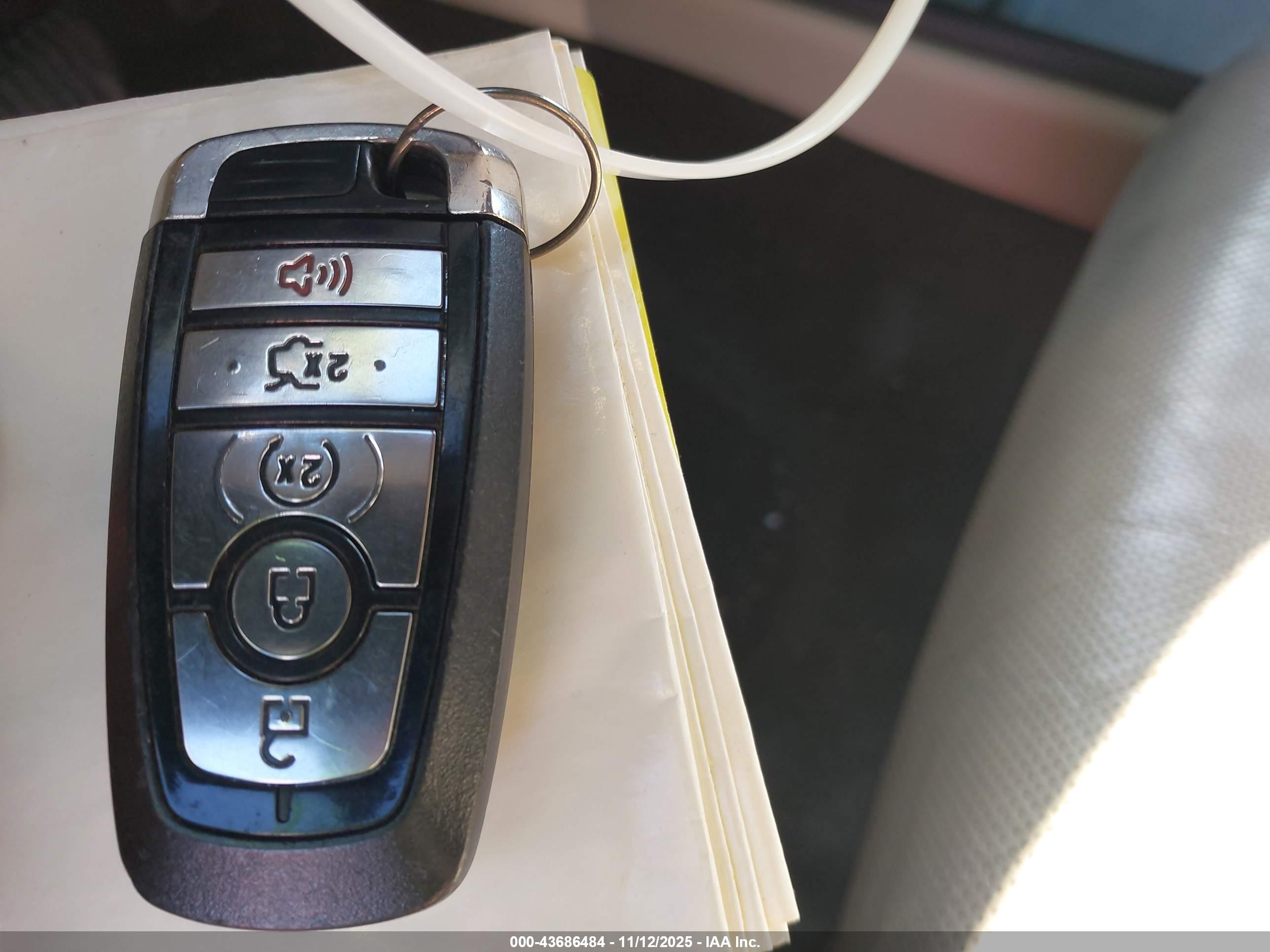 LINCOLN MKZ image 11