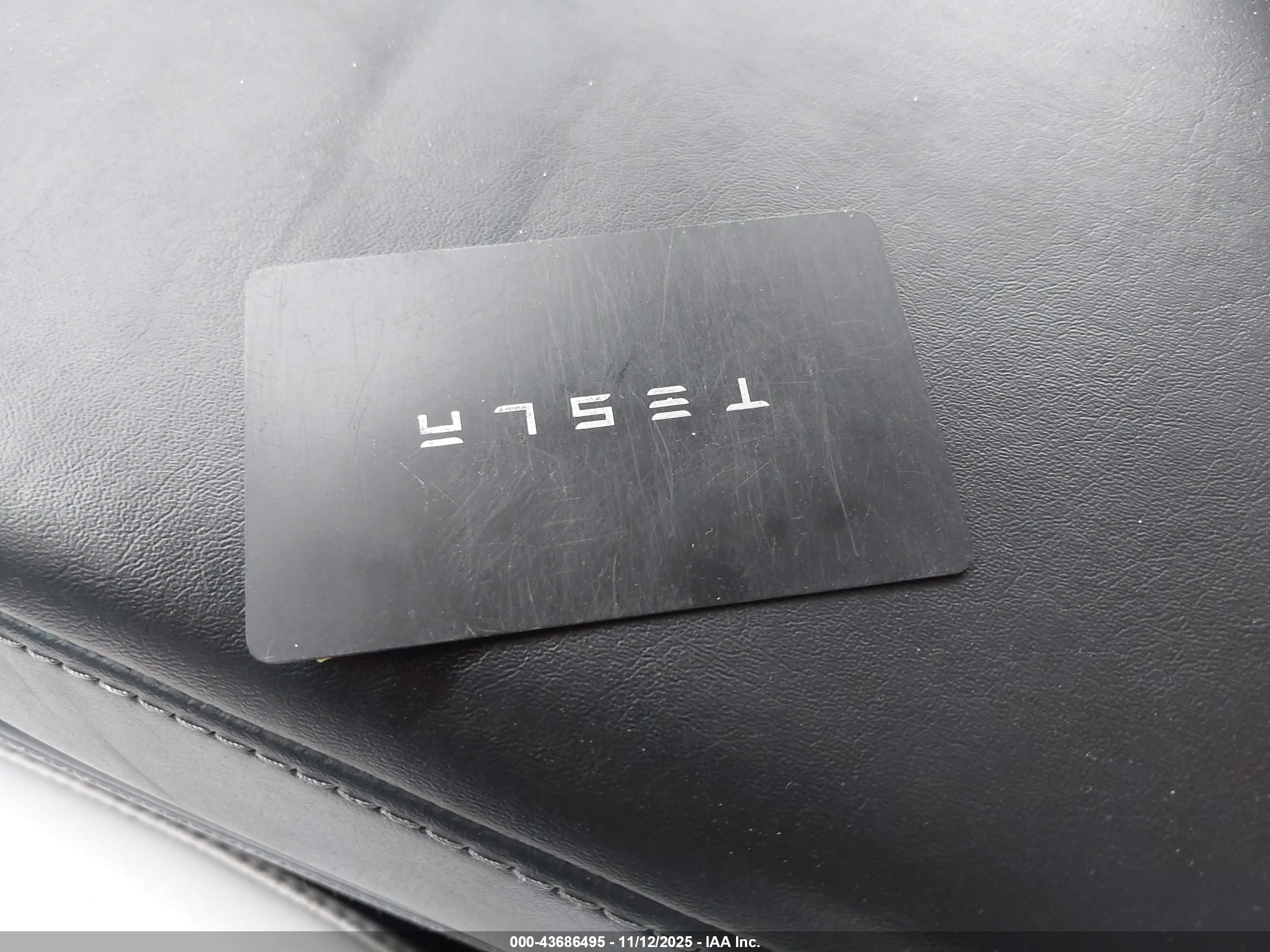 TESLA MODEL image 11