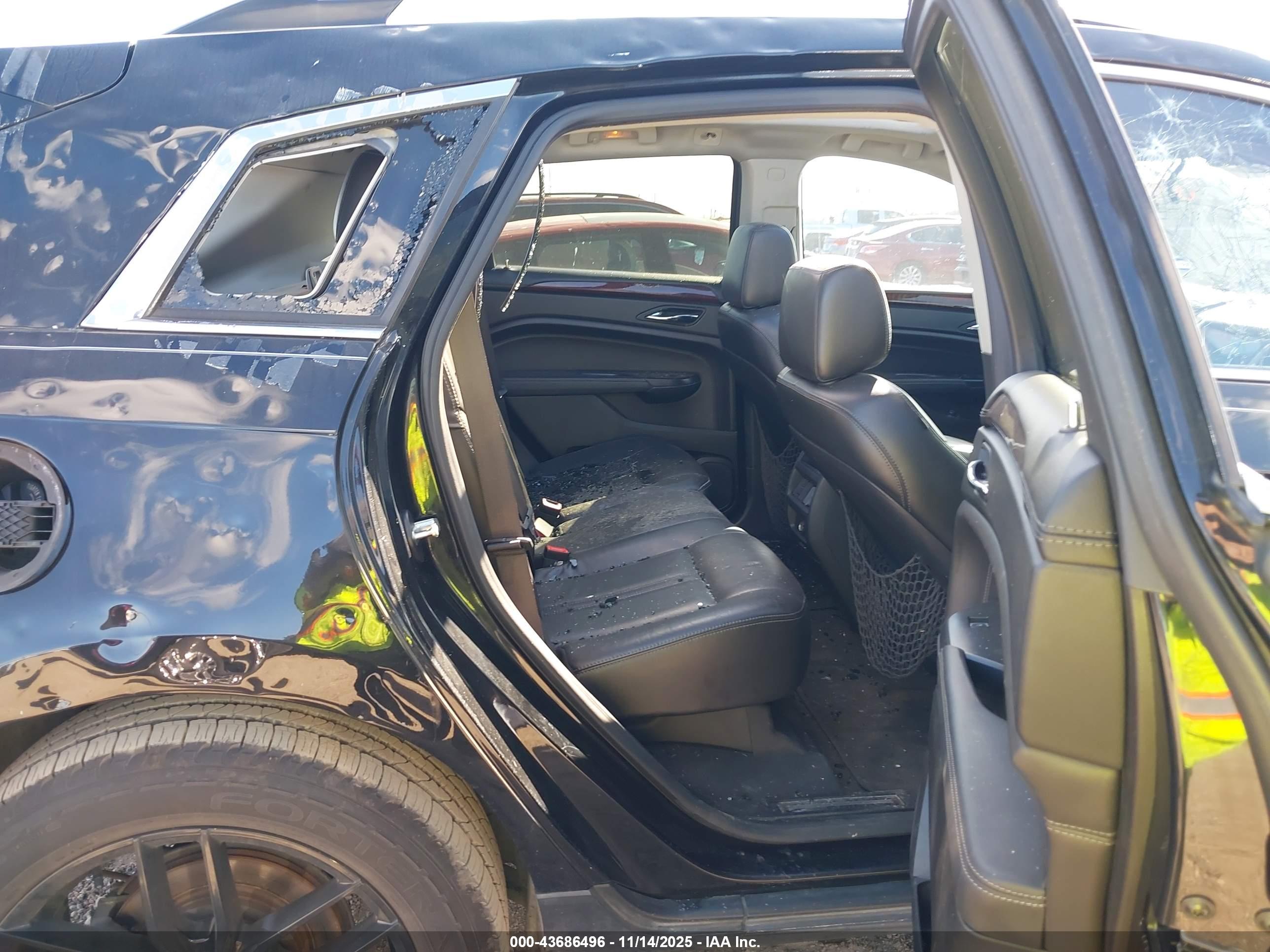 CADILLAC SRX image 8
