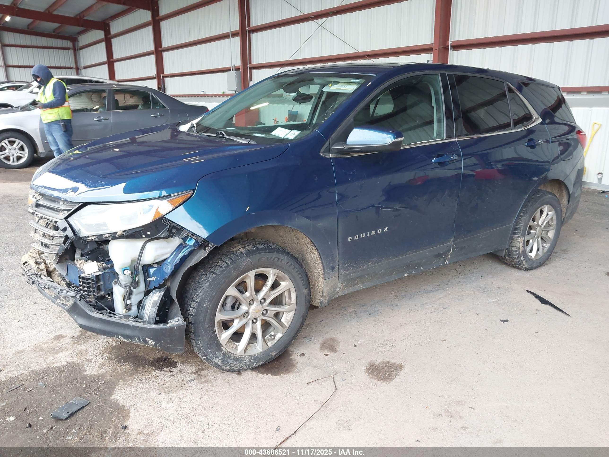 CHEVROLET EQUINOX image 2