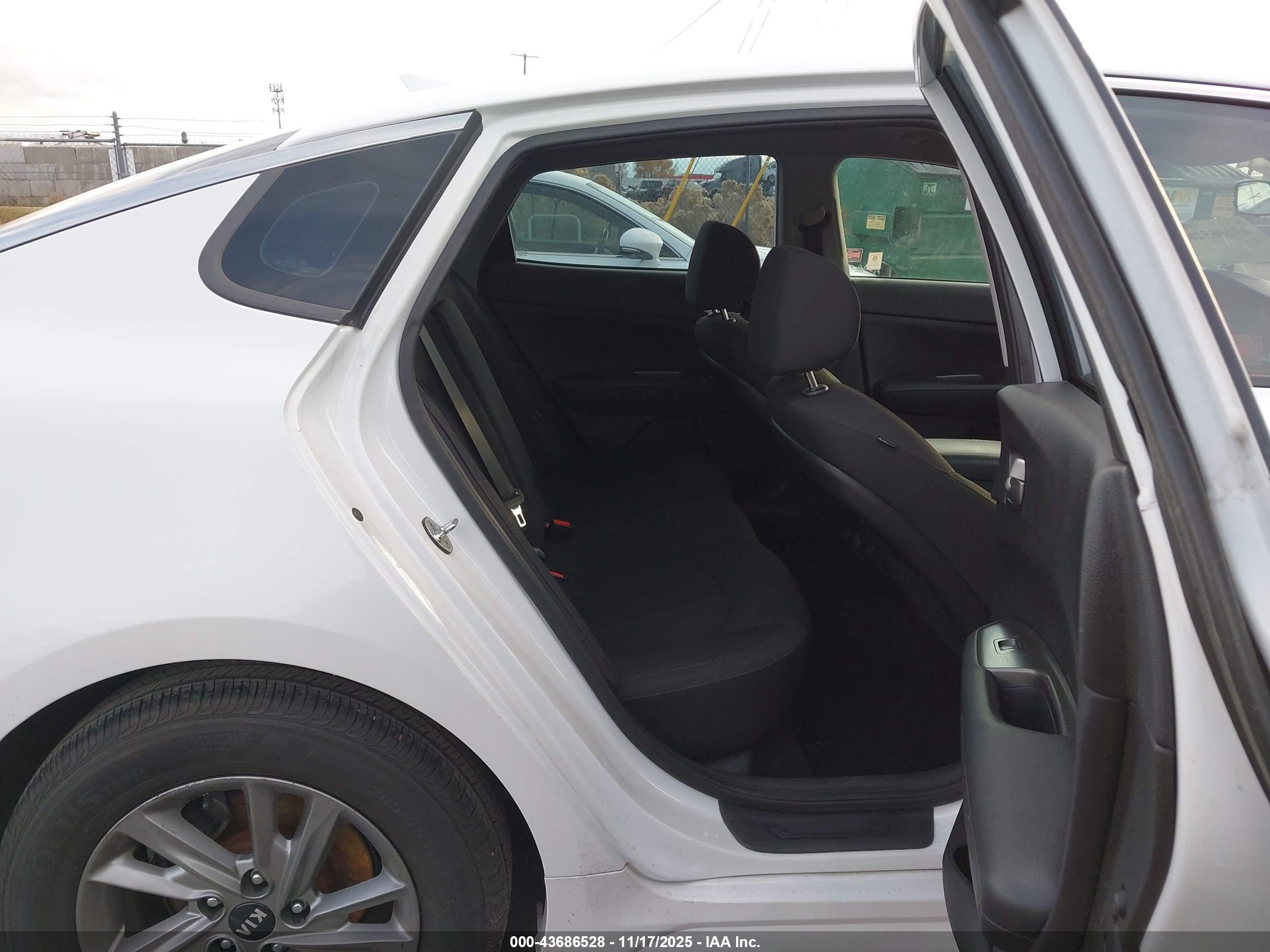 KIA OPTIMA image 8