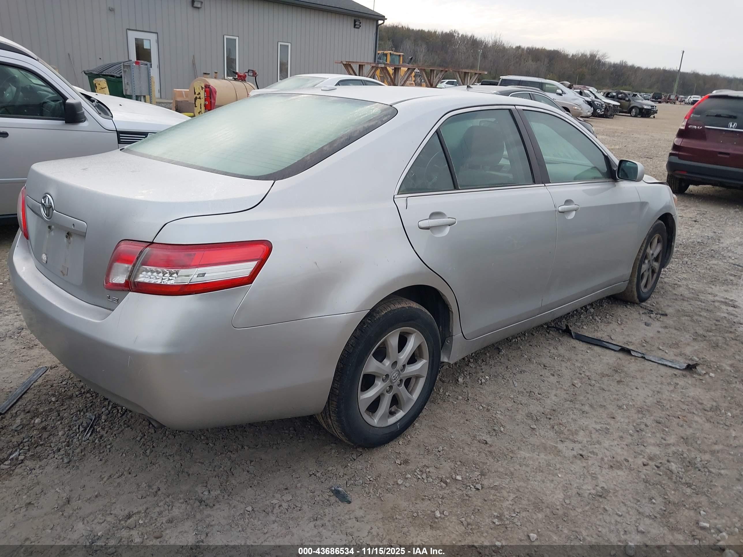 TOYOTA CAMRY image 4
