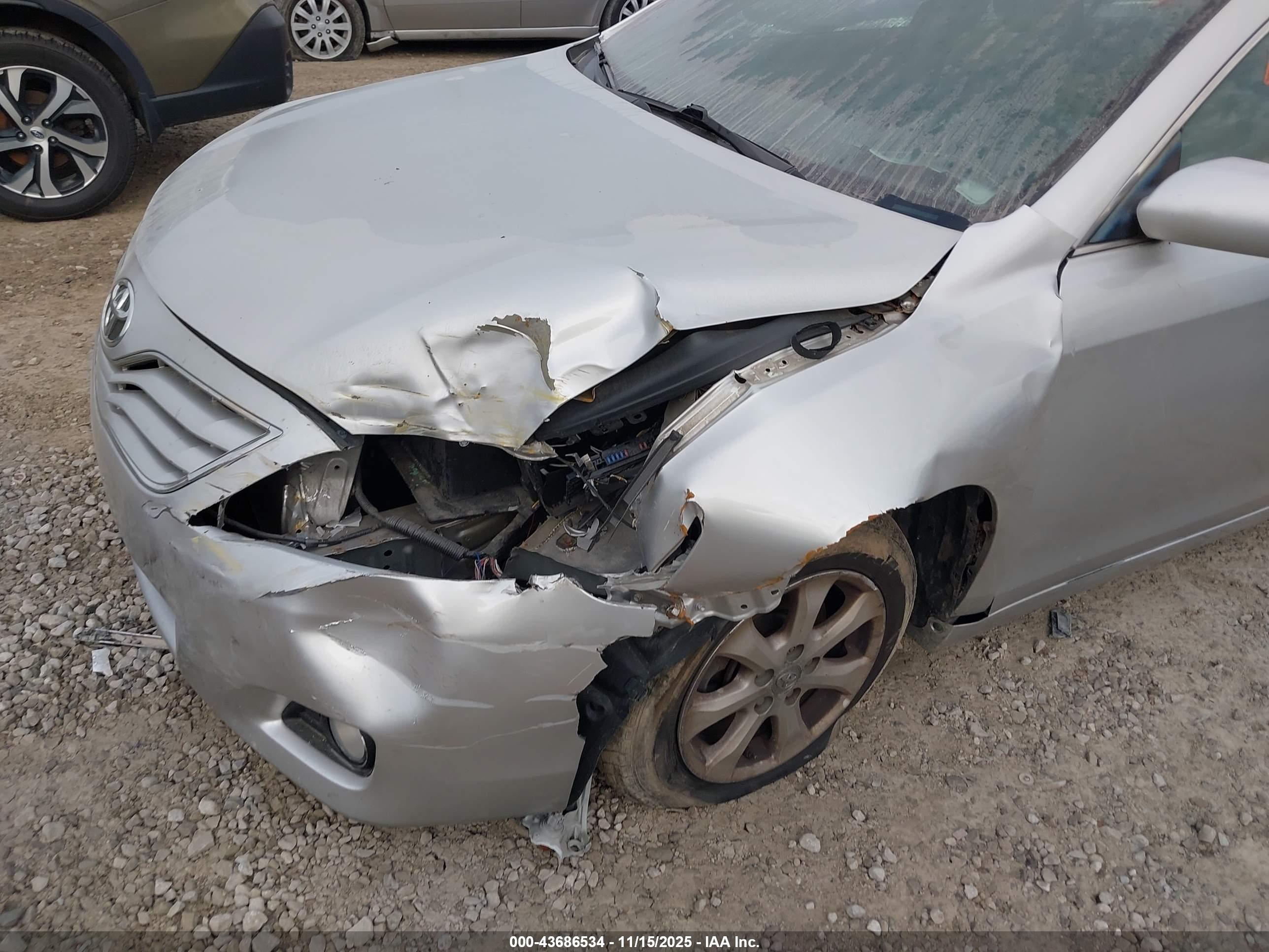 TOYOTA CAMRY image 6