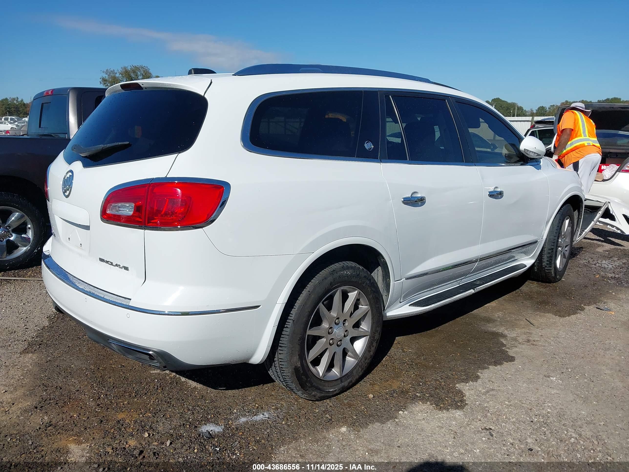 BUICK ENCLAVE image 4
