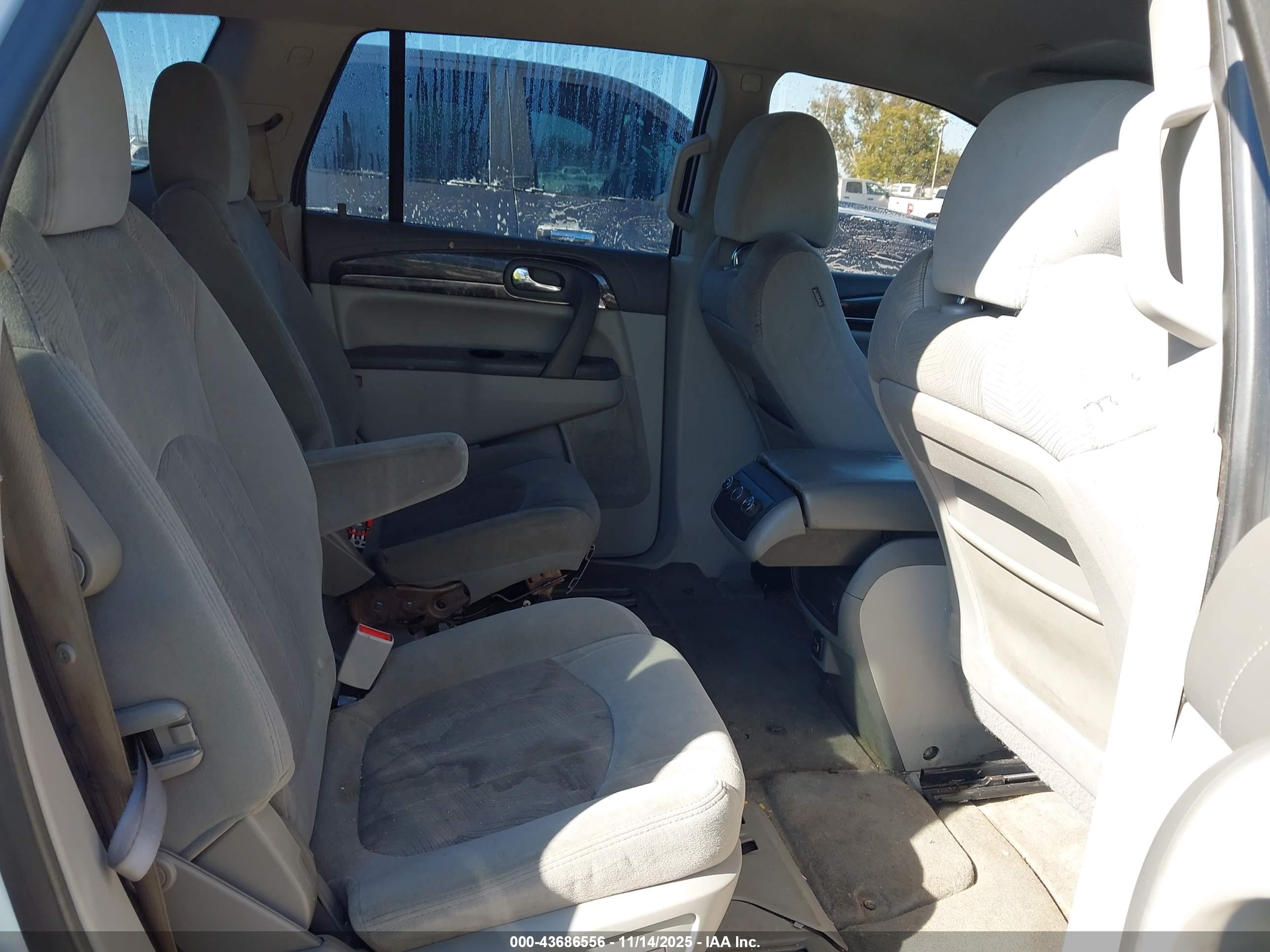 BUICK ENCLAVE image 8