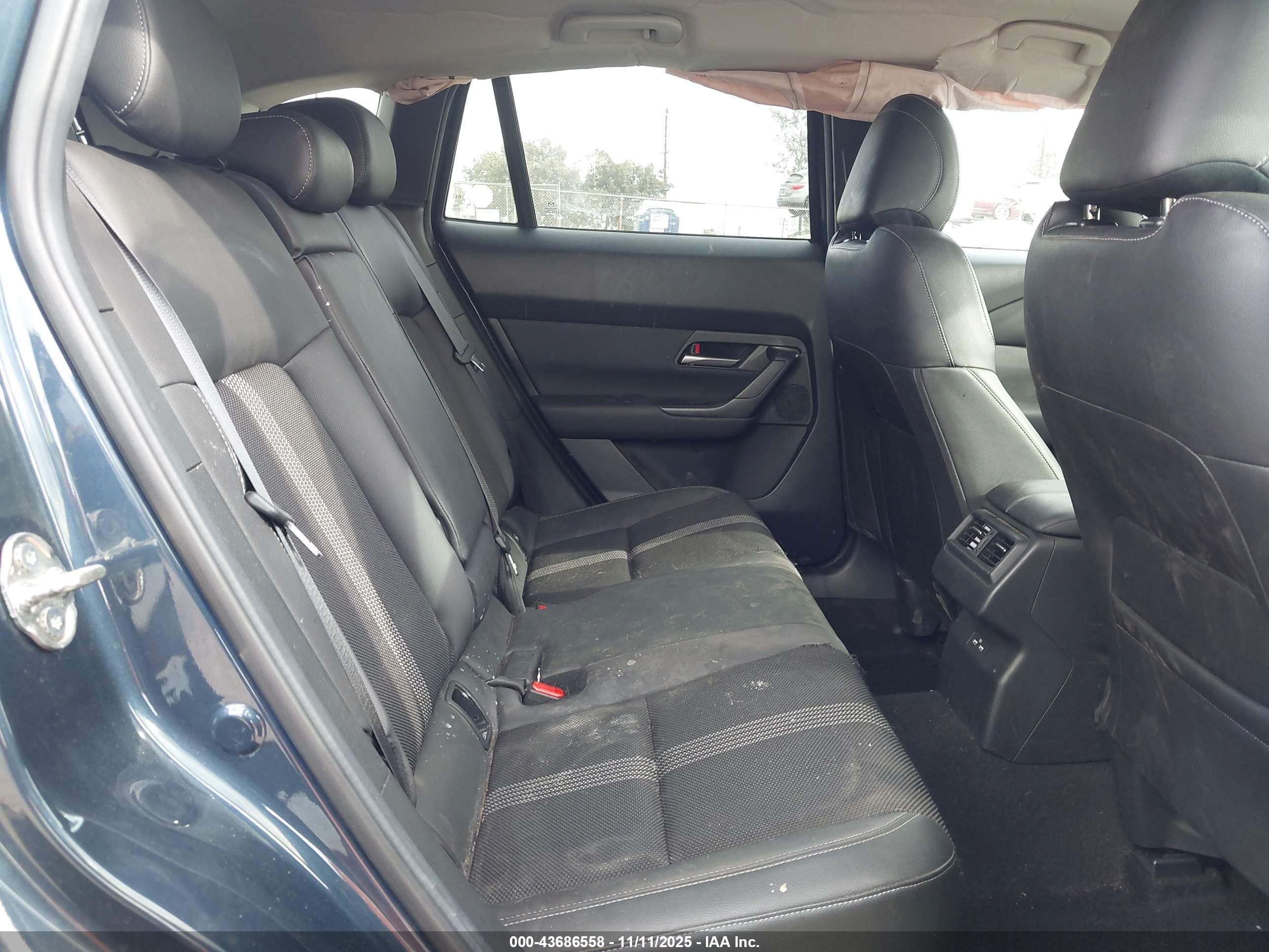 MAZDA CX-50 image 8