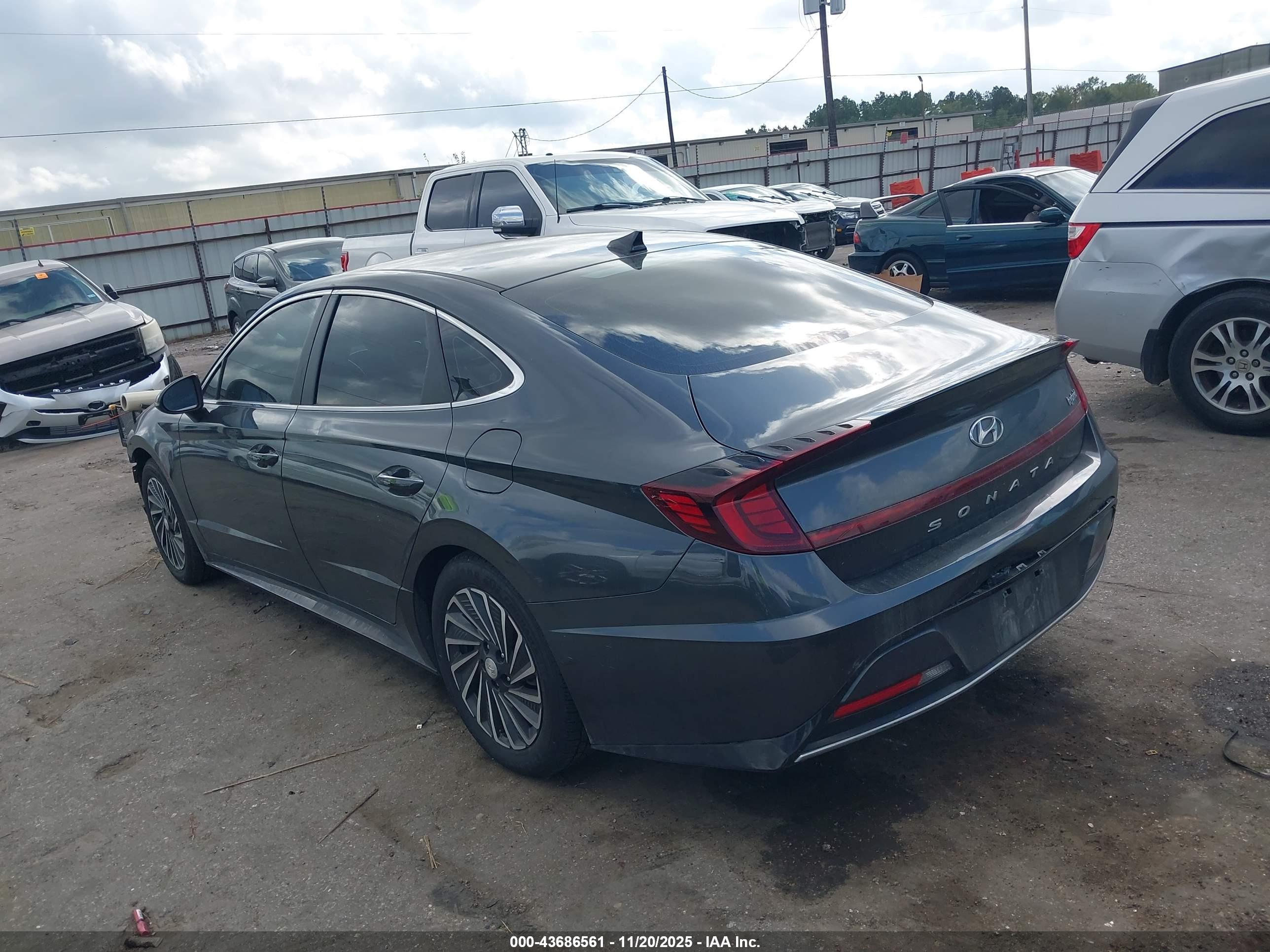 HYUNDAI SONATA image 3