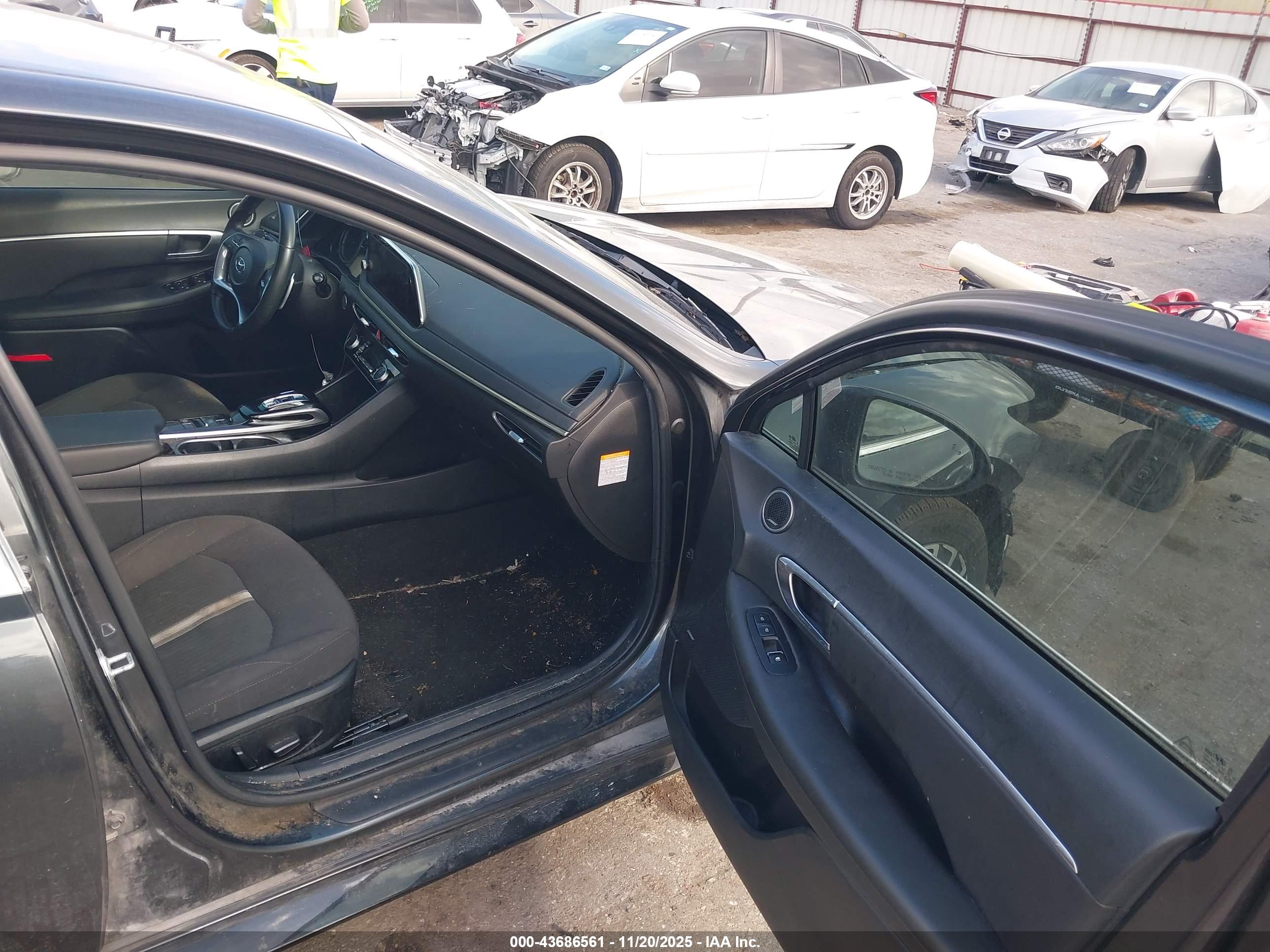HYUNDAI SONATA image 5