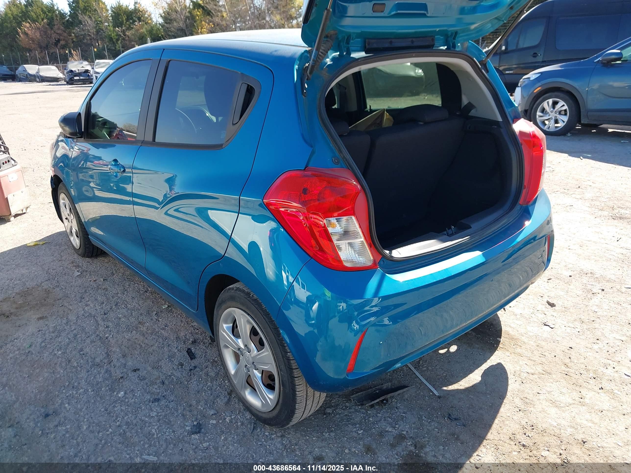 CHEVROLET SPARK image 3