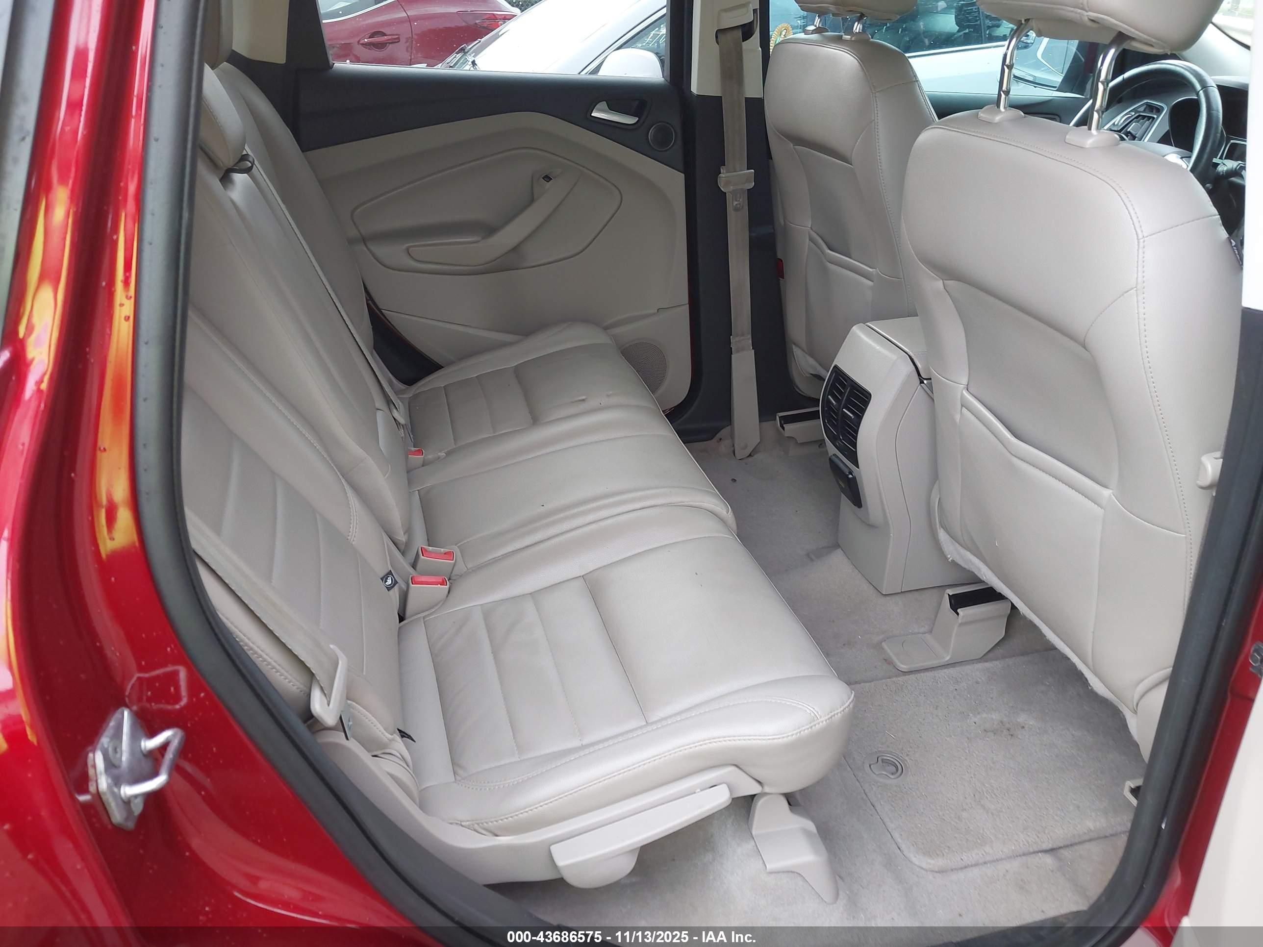 FORD ESCAPE image 8