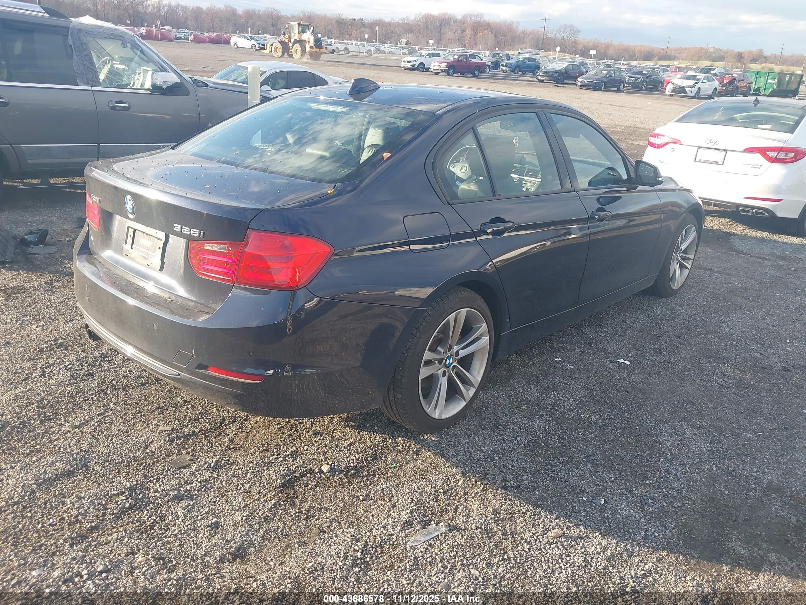 BMW 328I image 4