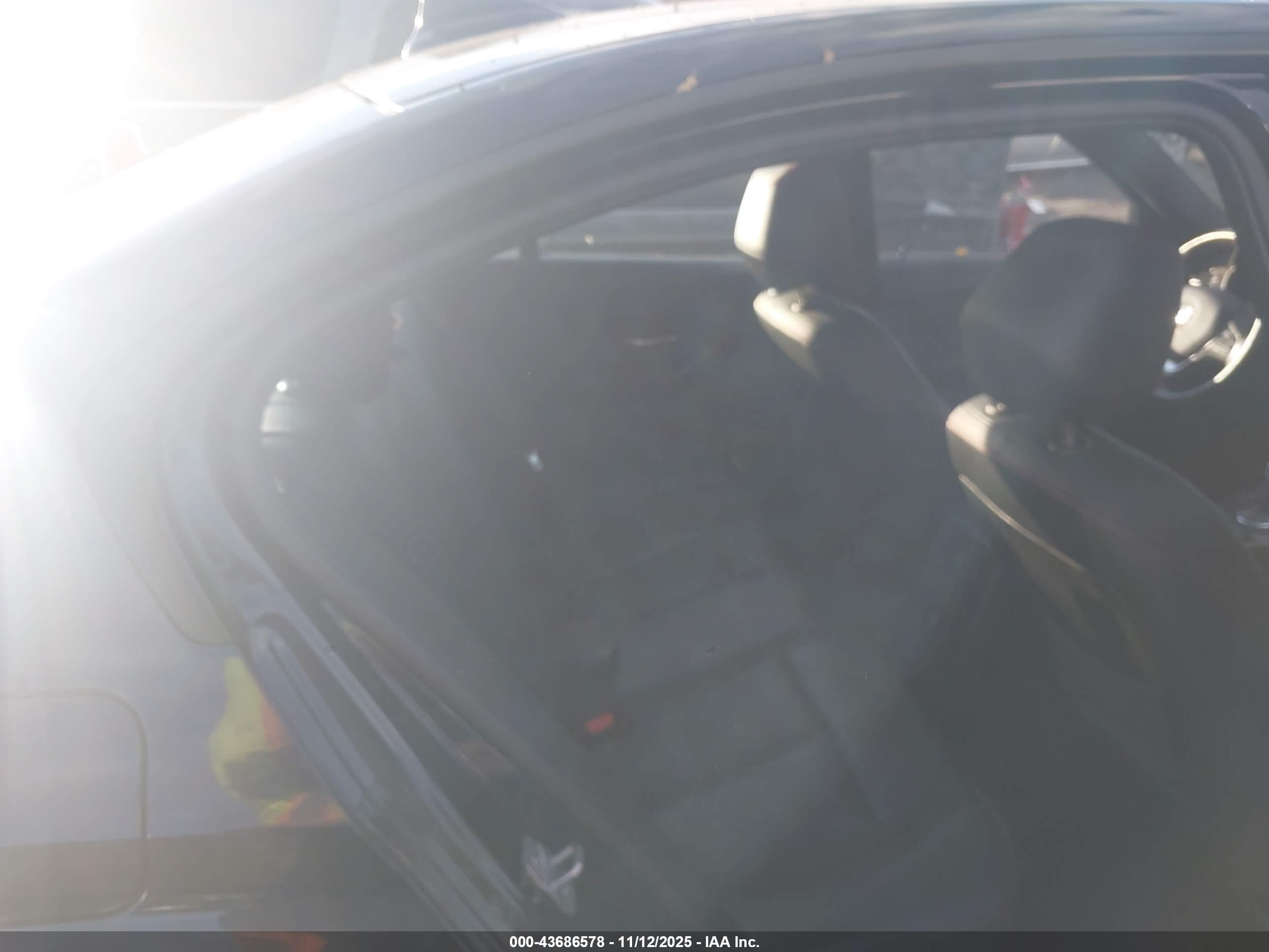 BMW 328I image 8