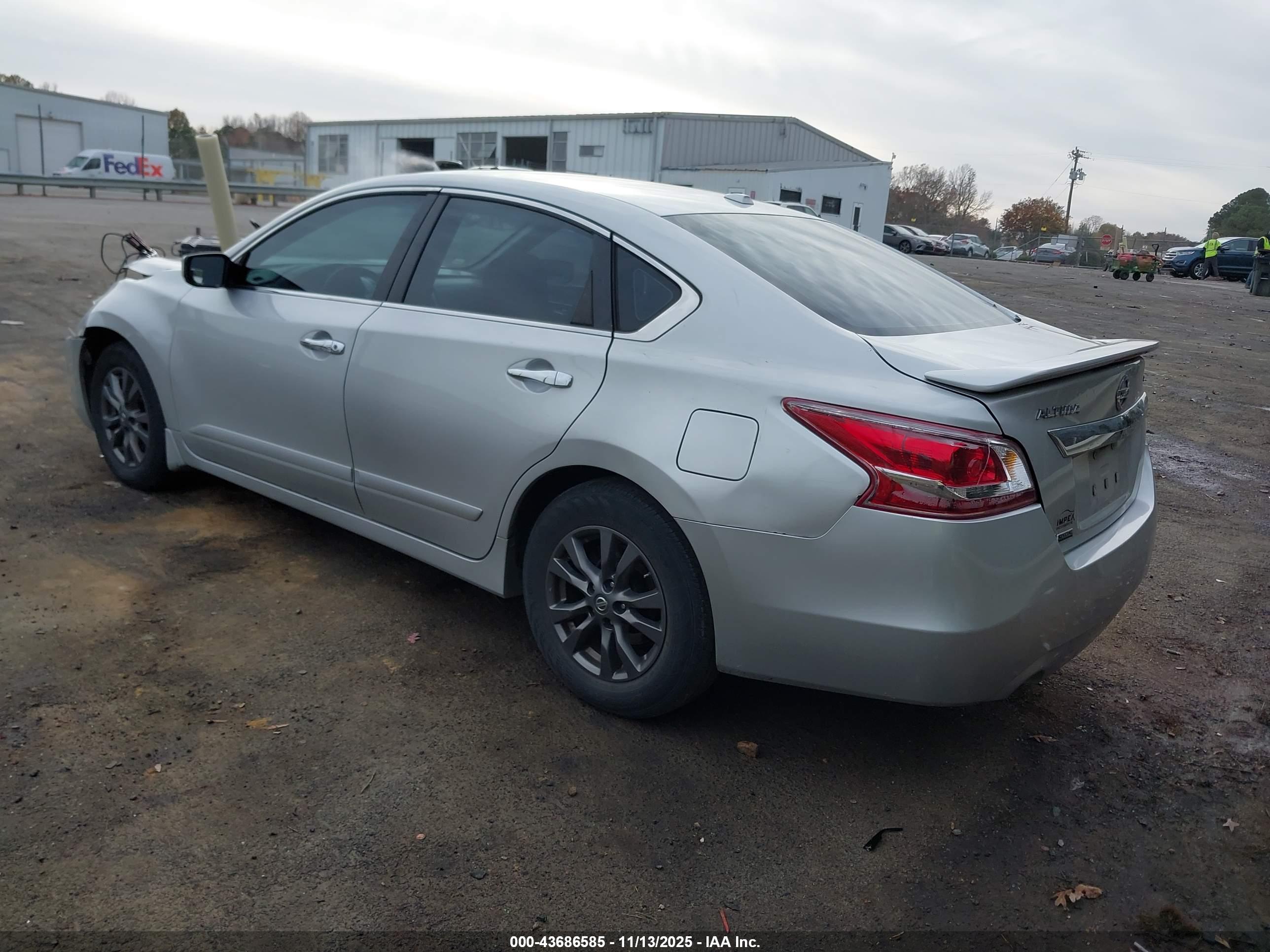 NISSAN ALTIMA image 3