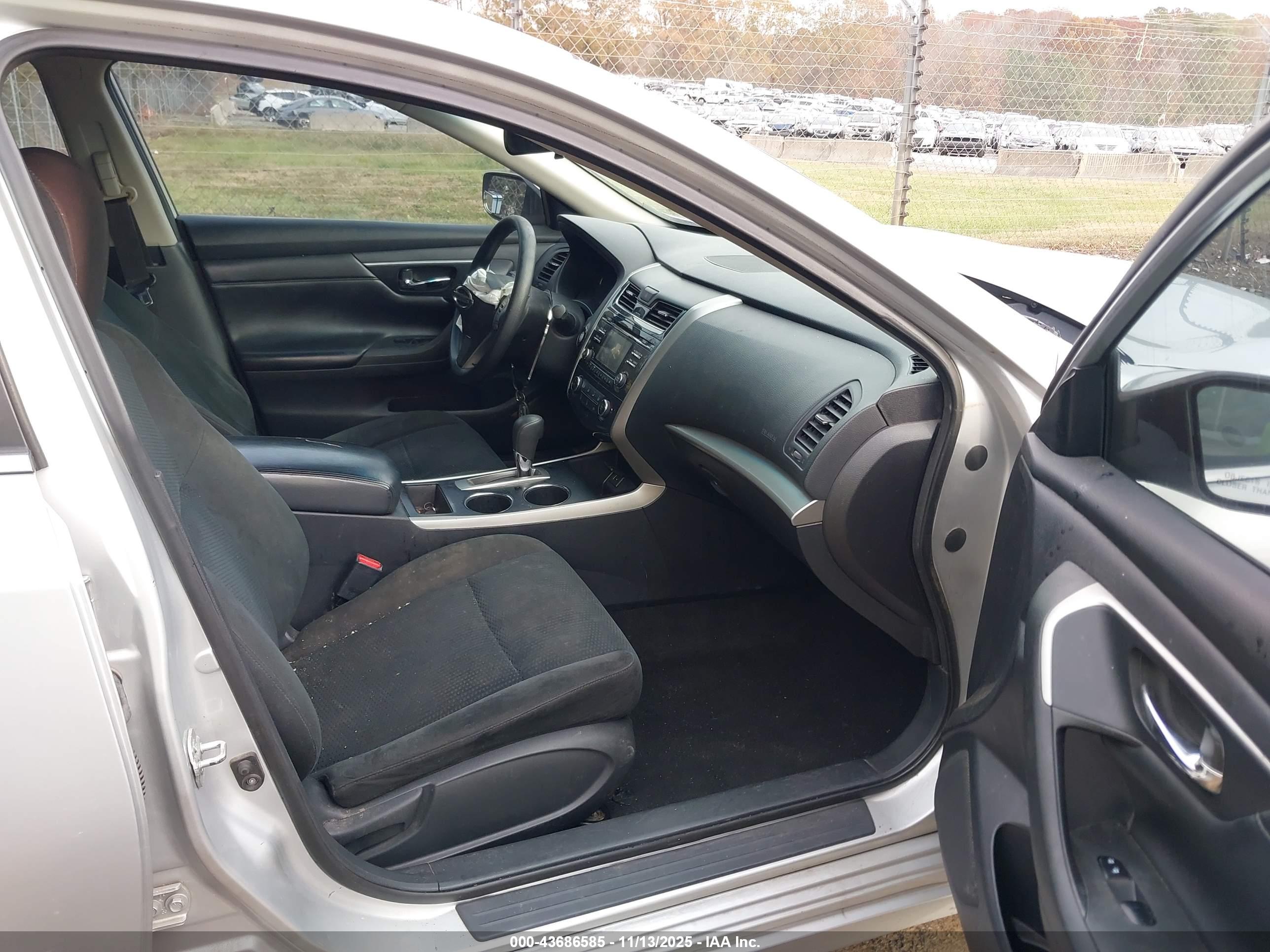 NISSAN ALTIMA image 5