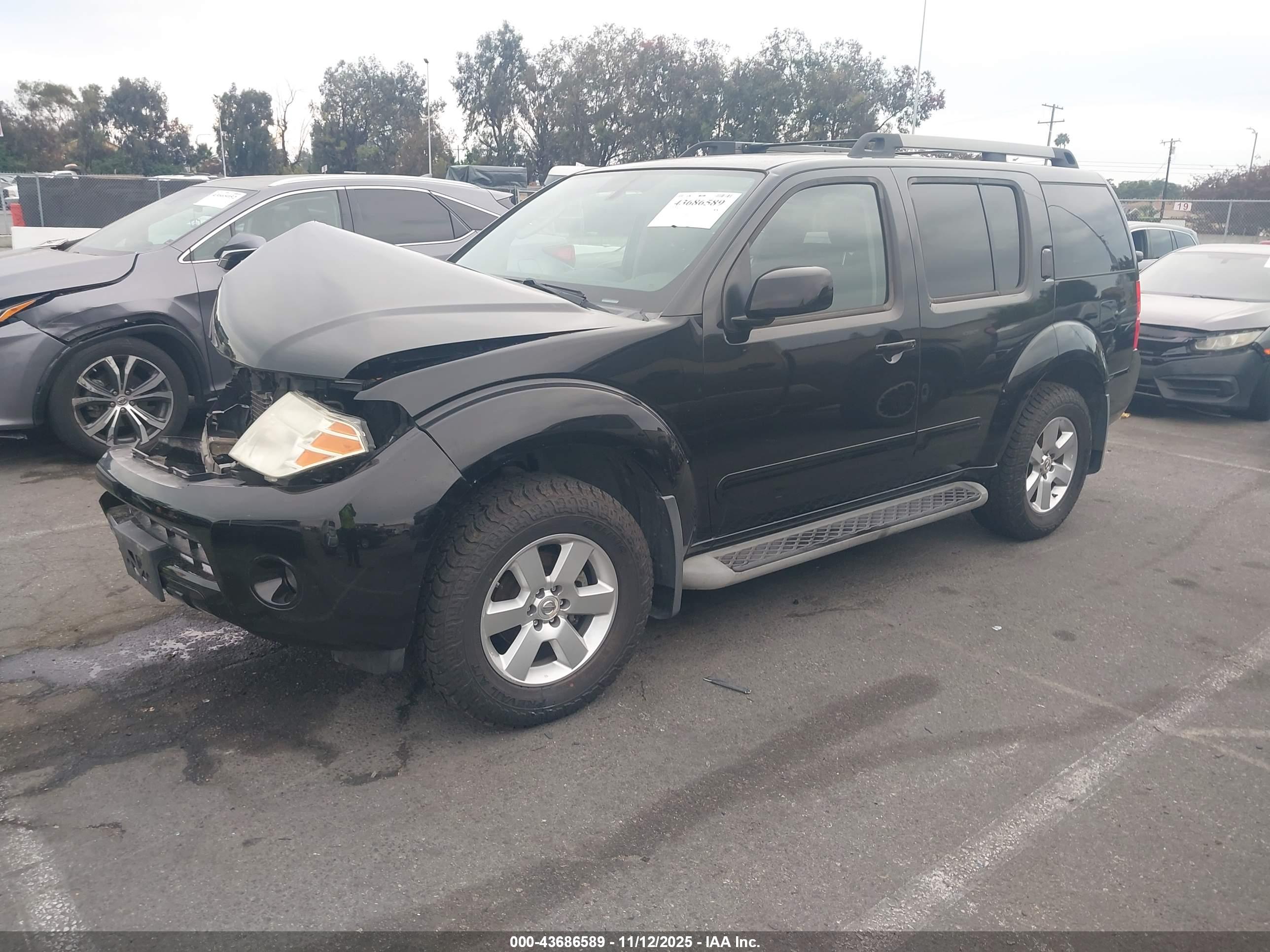 NISSAN PATHFINDER image 2