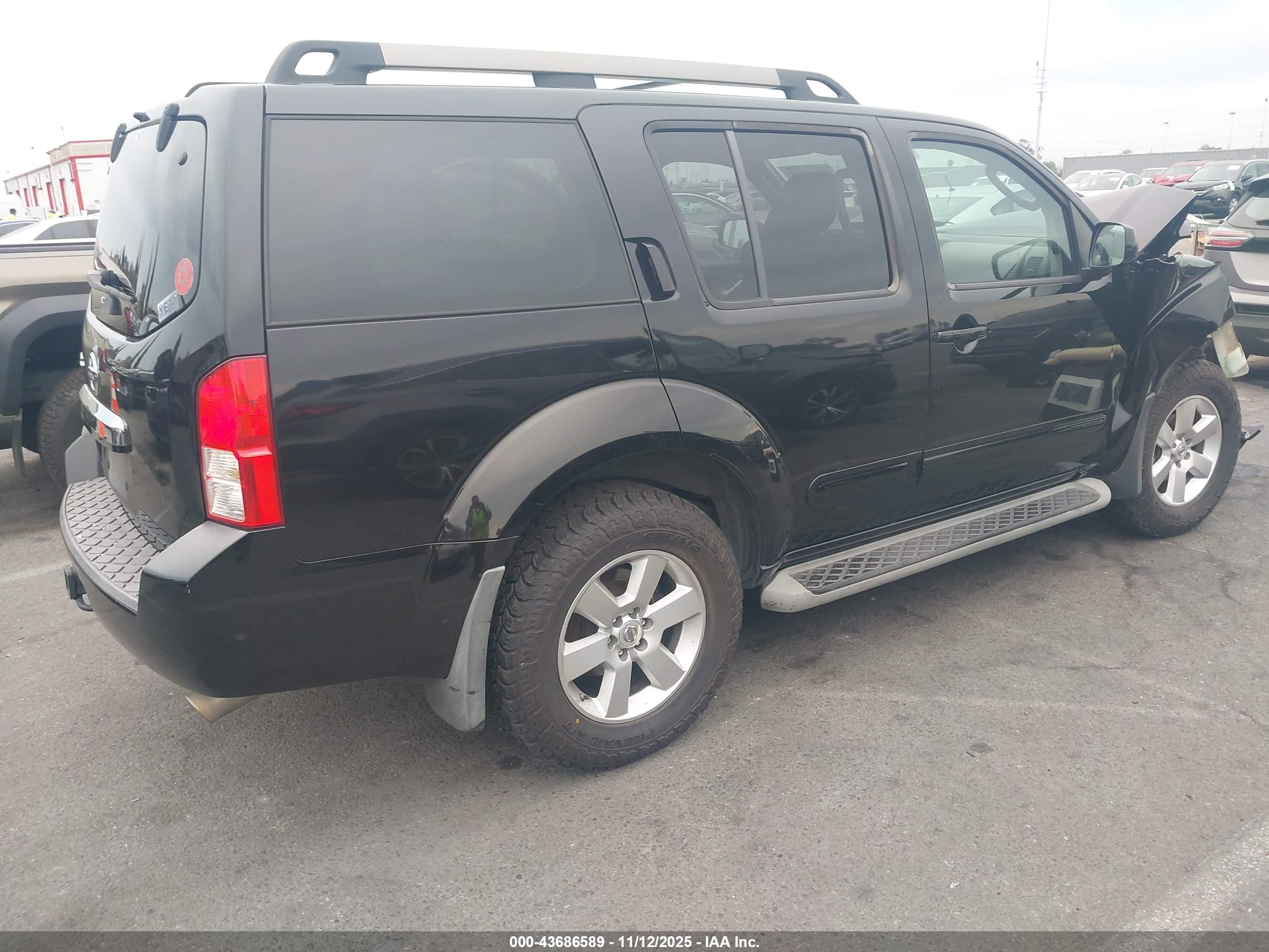 NISSAN PATHFINDER image 4