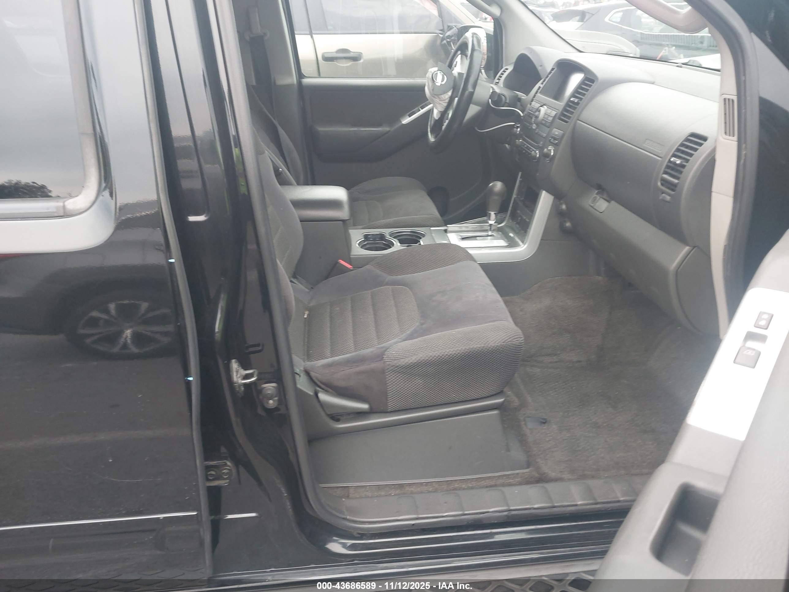 NISSAN PATHFINDER image 5