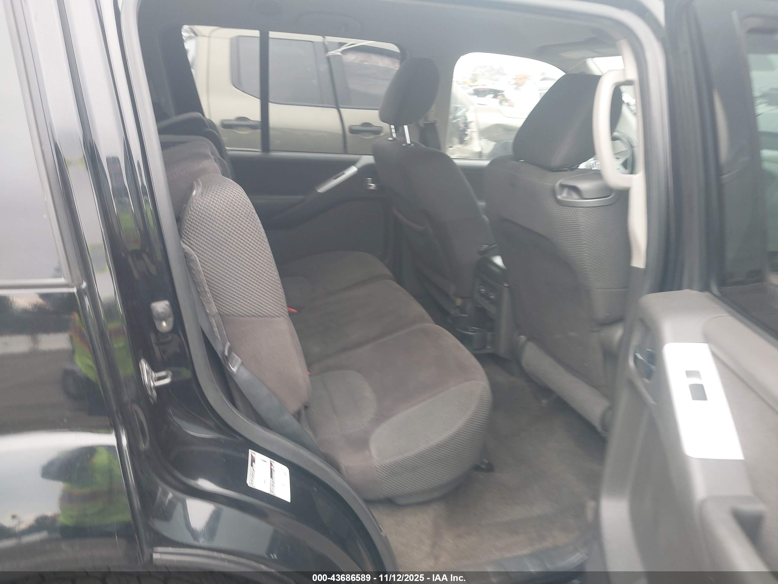 NISSAN PATHFINDER image 8