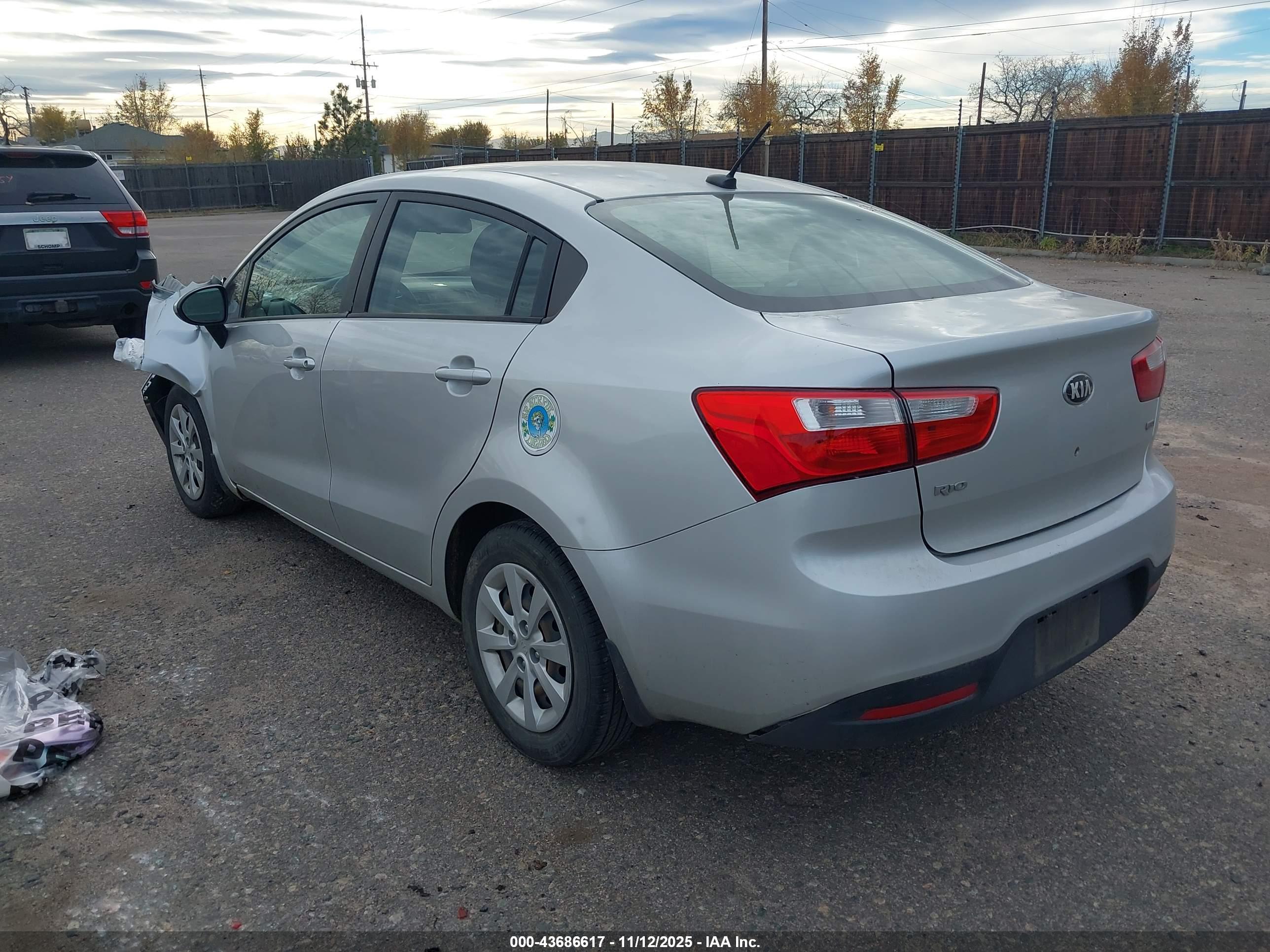 KIA RIO image 3