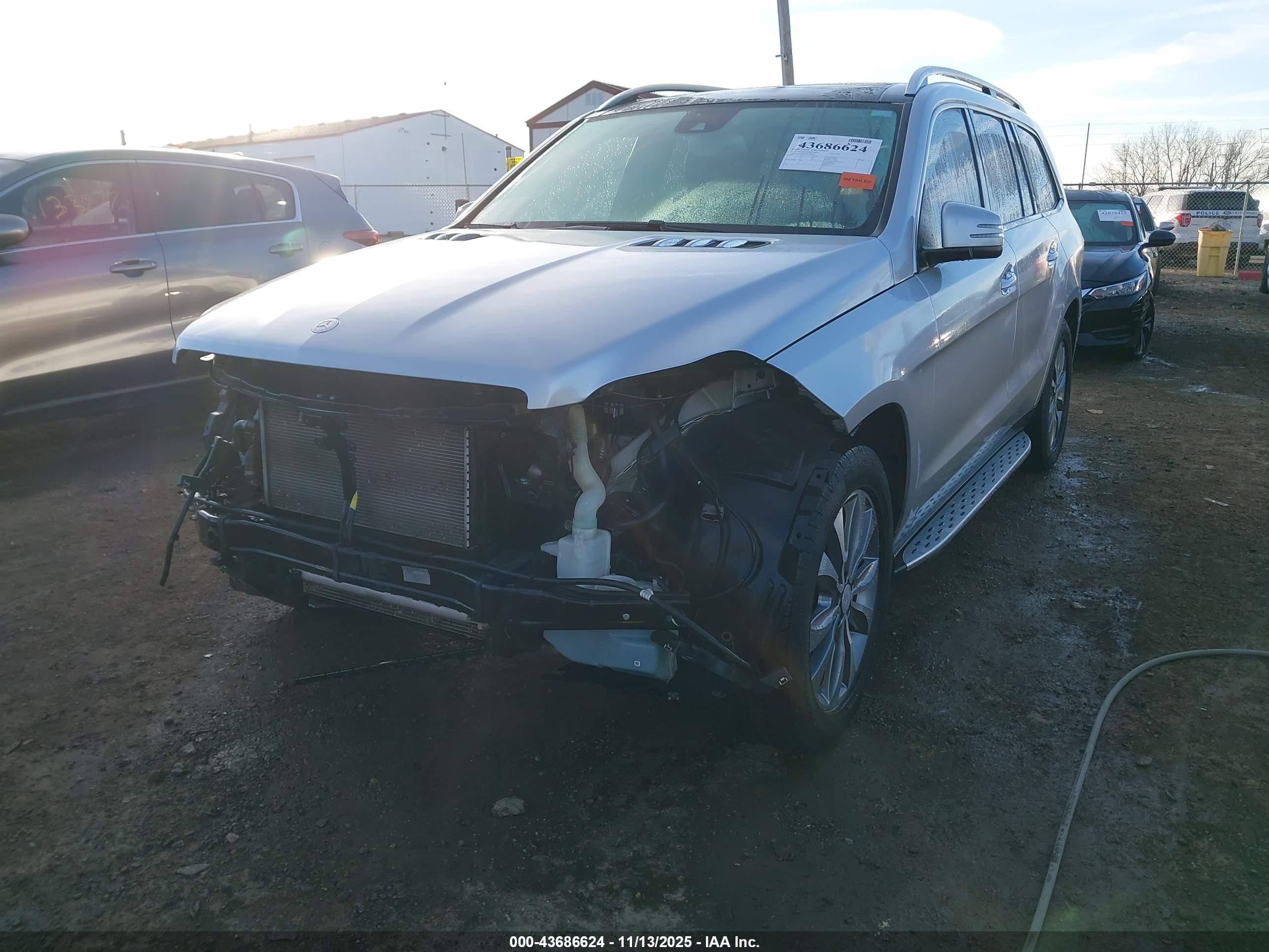 MERCEDES-BENZ GL image 2