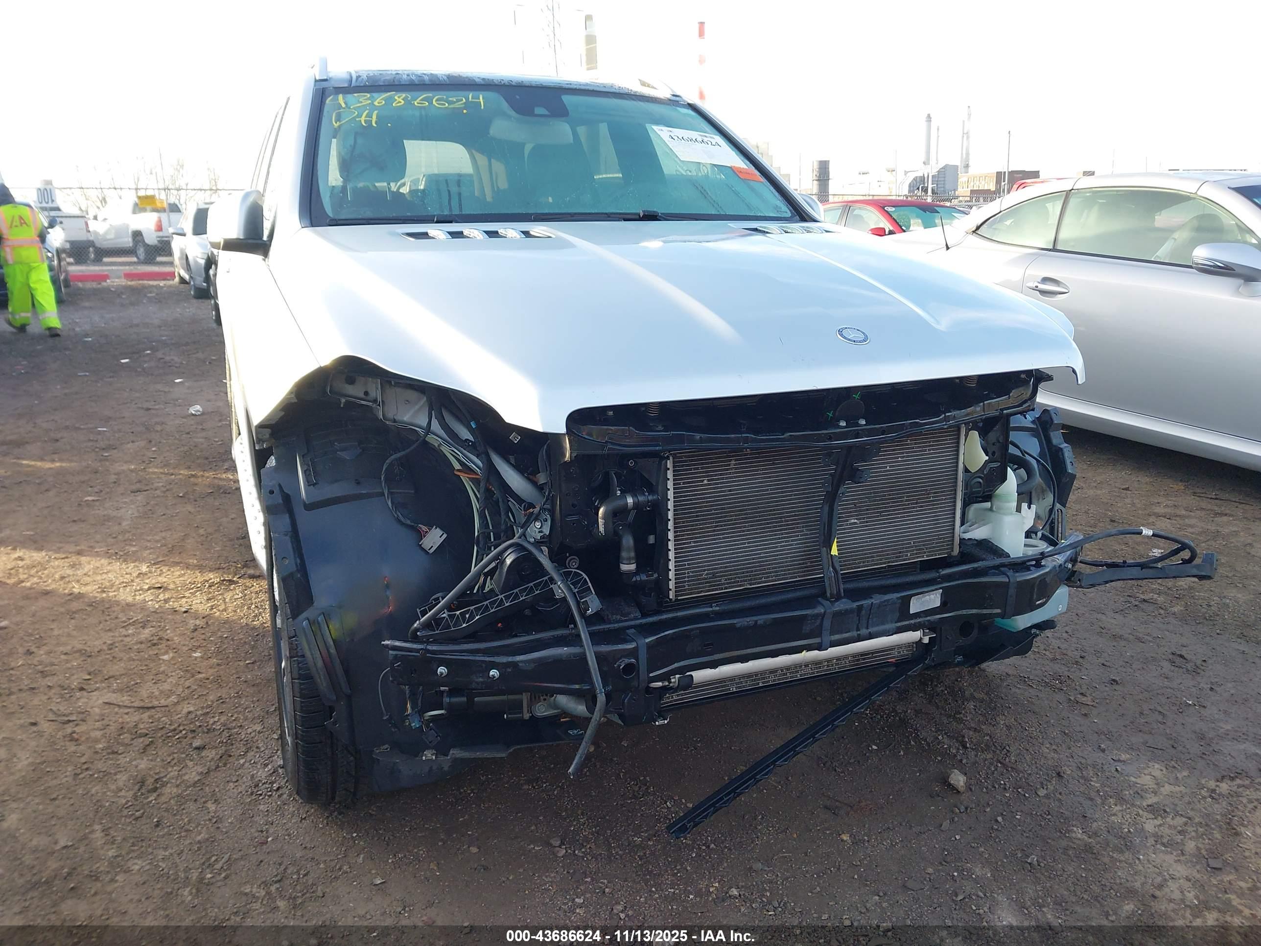 MERCEDES-BENZ GL image 6