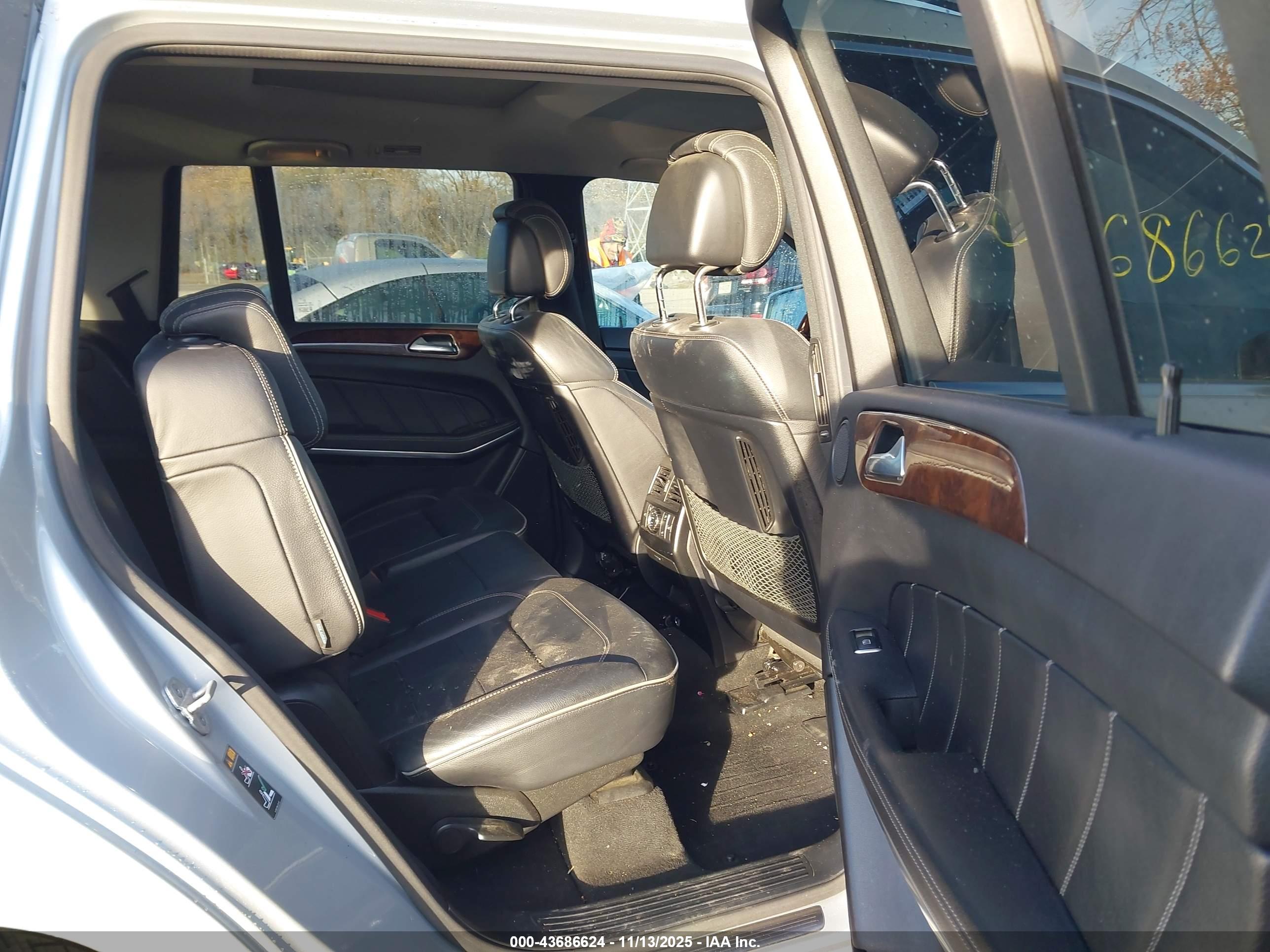 MERCEDES-BENZ GL image 8