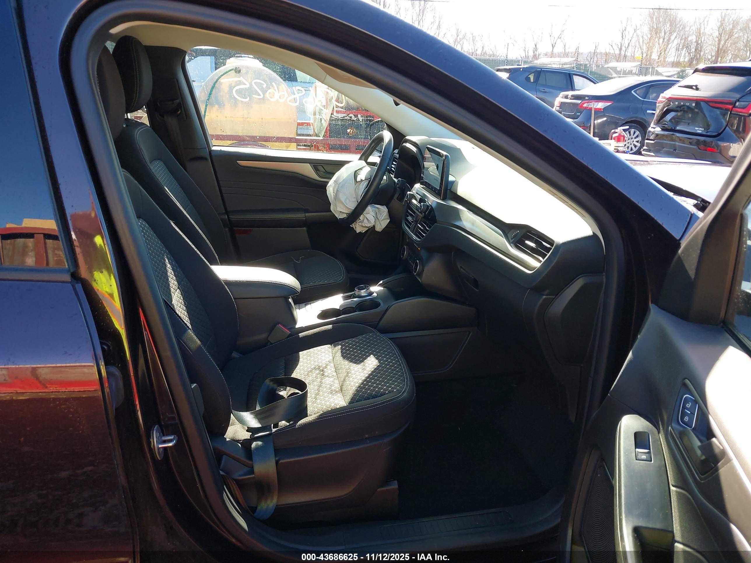 FORD ESCAPE image 5