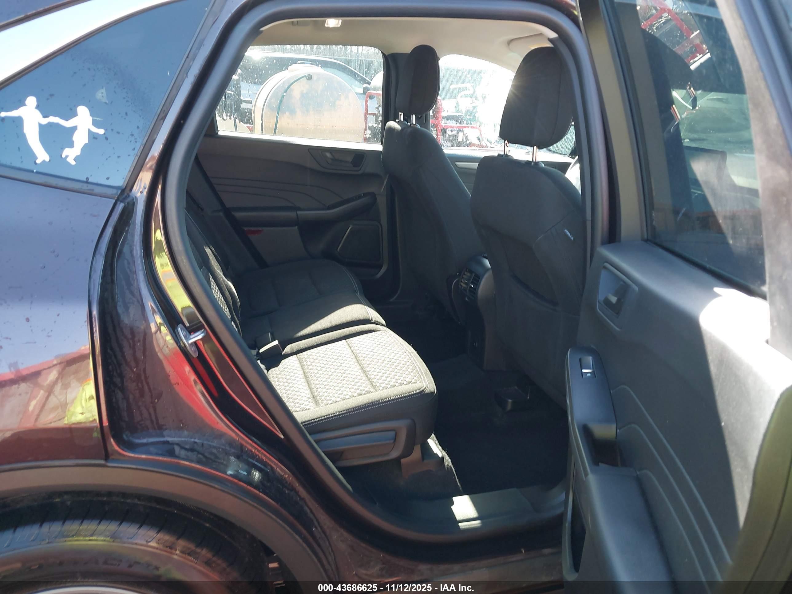FORD ESCAPE image 8